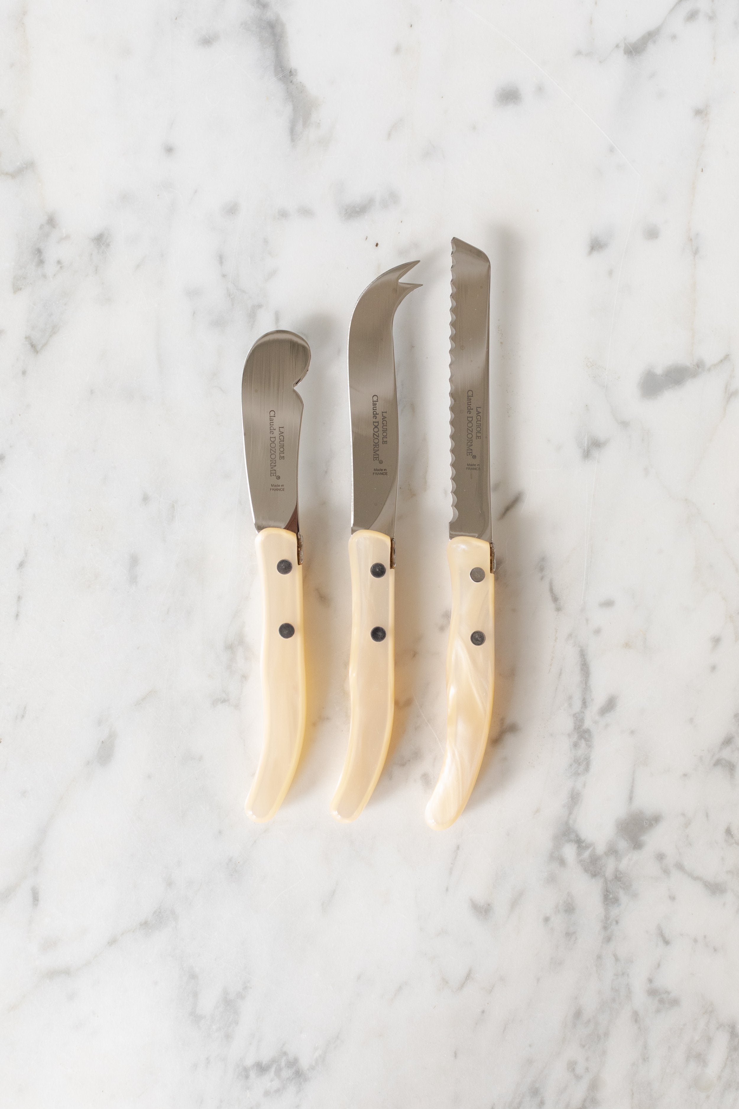 Claude Dozorme Laguiole Cheese Knives Pearl Set – Hoppe Shoppe