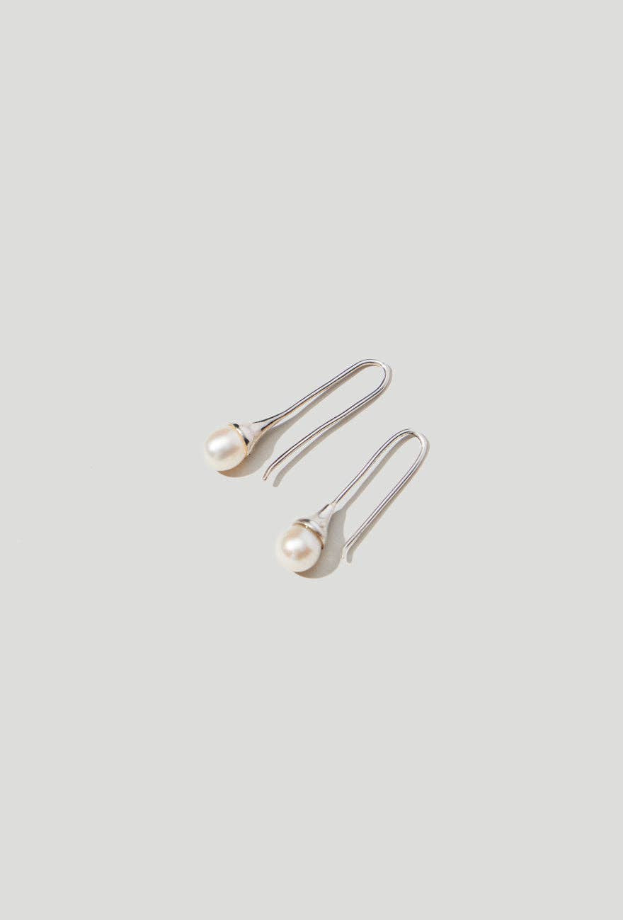 Collette Long Earring in Silver Pearl