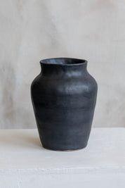 Carma Ferrier Small Vase 01 in Black