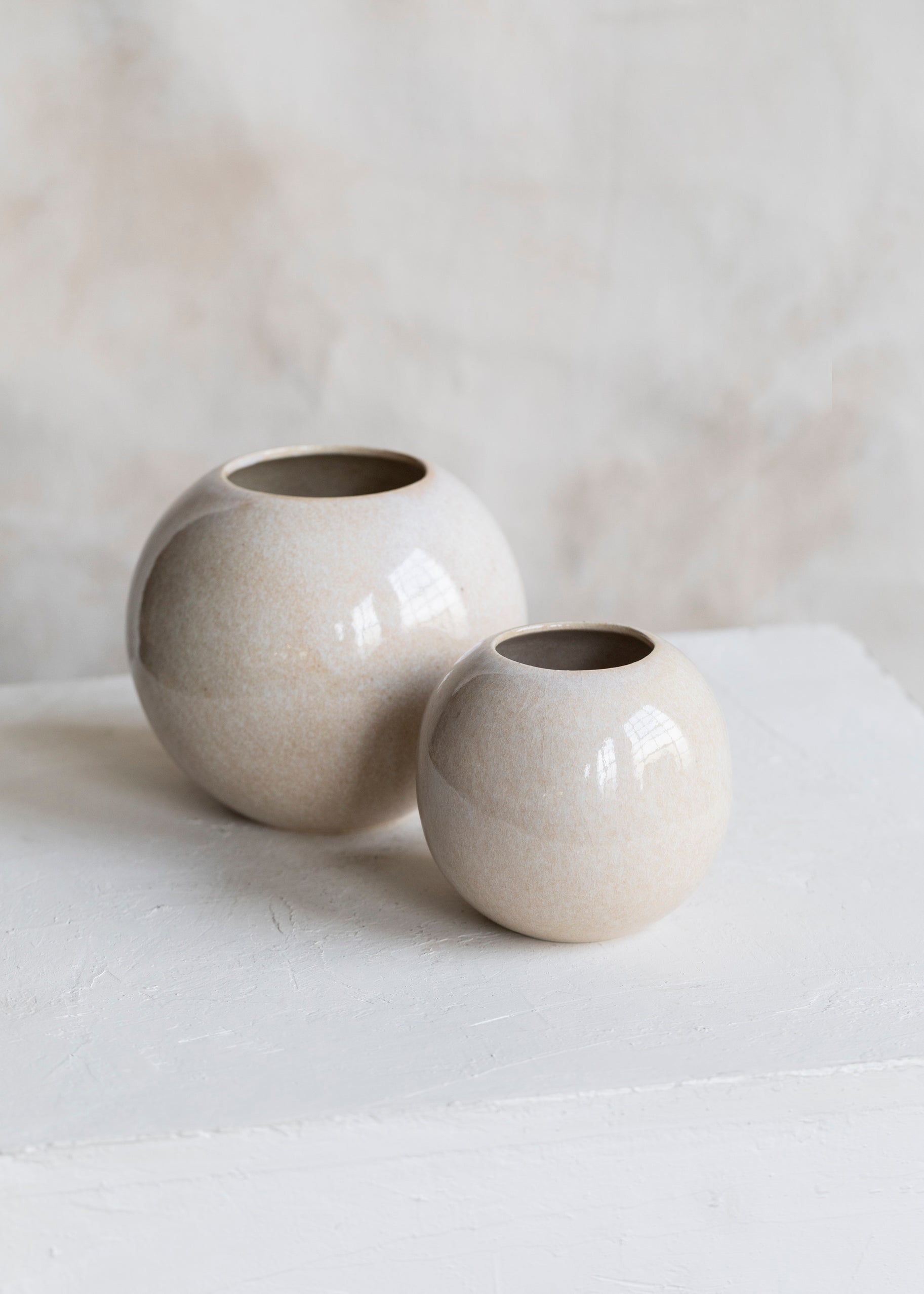KAMOSHIKA_round_vase_cream-2.jpg