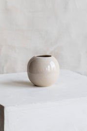 KAMOSHIKA Round vase in Cream