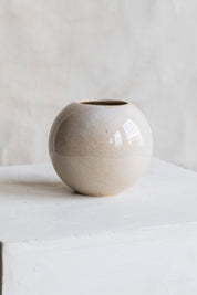 KAMOSHIKA Round vase in Cream