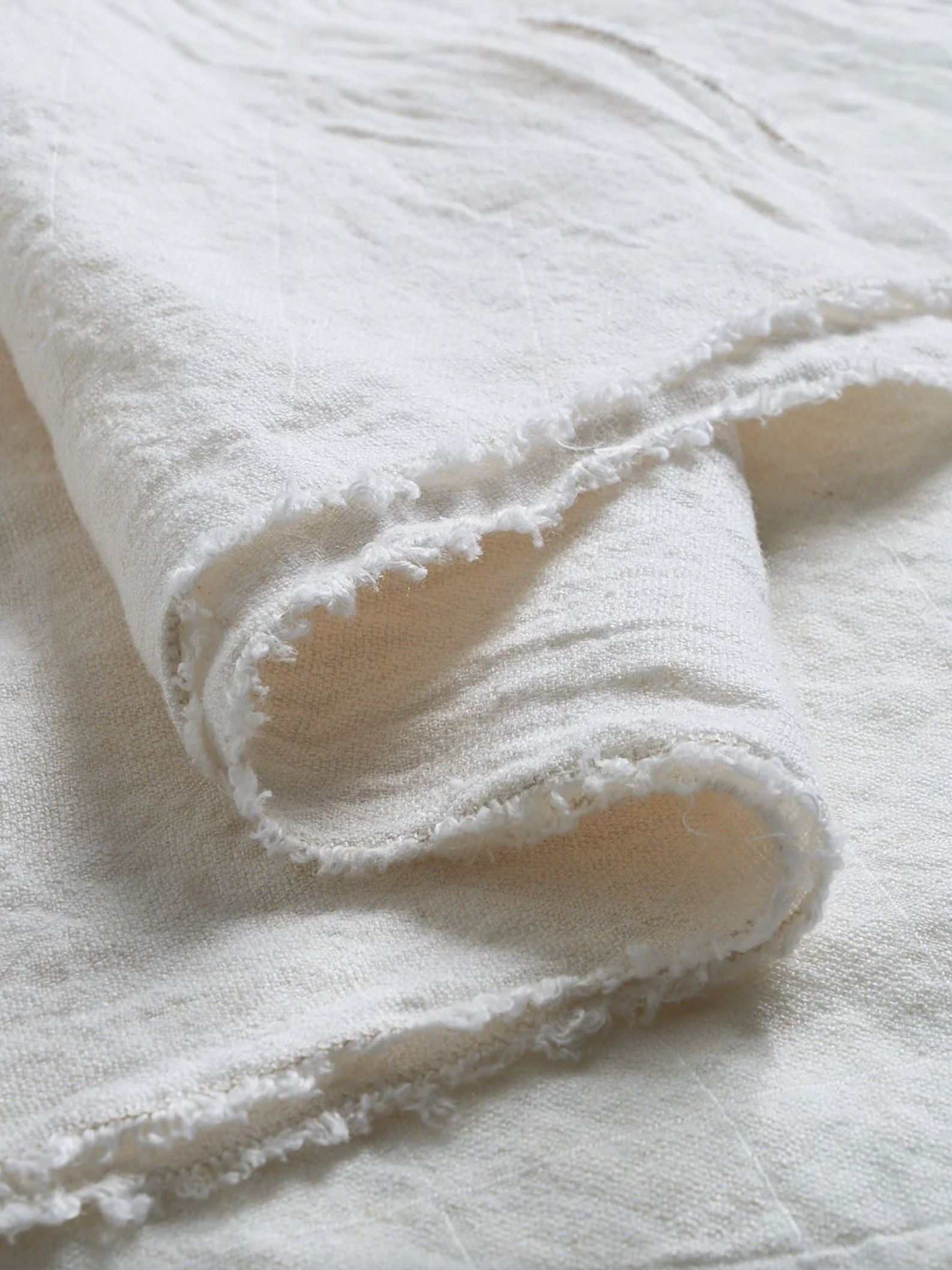 Philo Linen Tablecloth in White