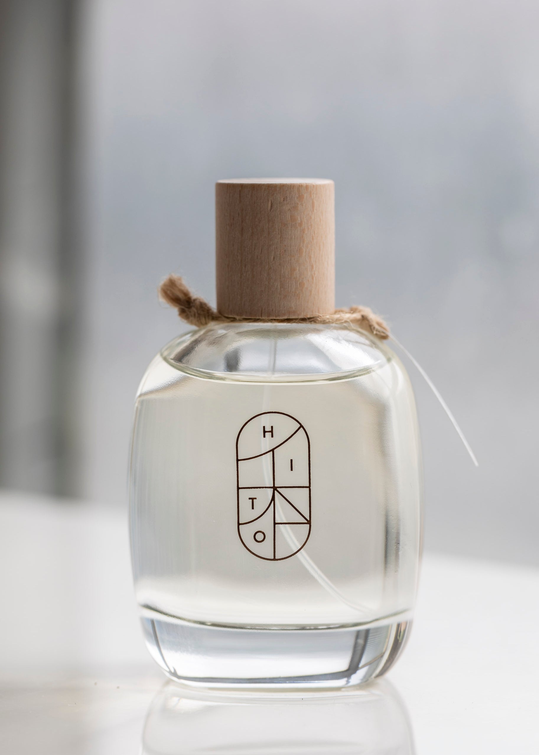 WA-IT_HITO_Perfume.jpg