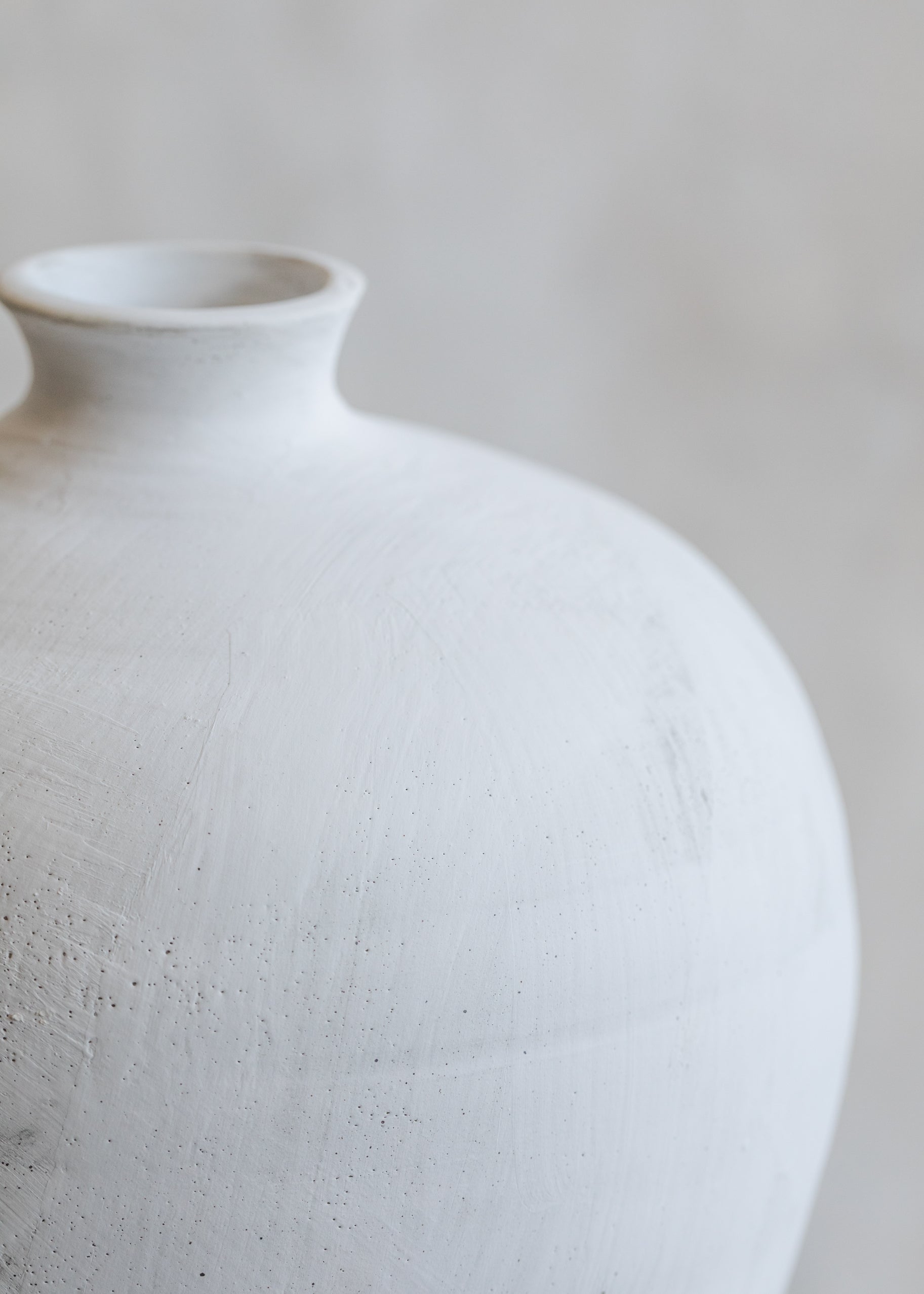Wabi_Sabi_Large_Vase_001_White_Powder-2.jpg