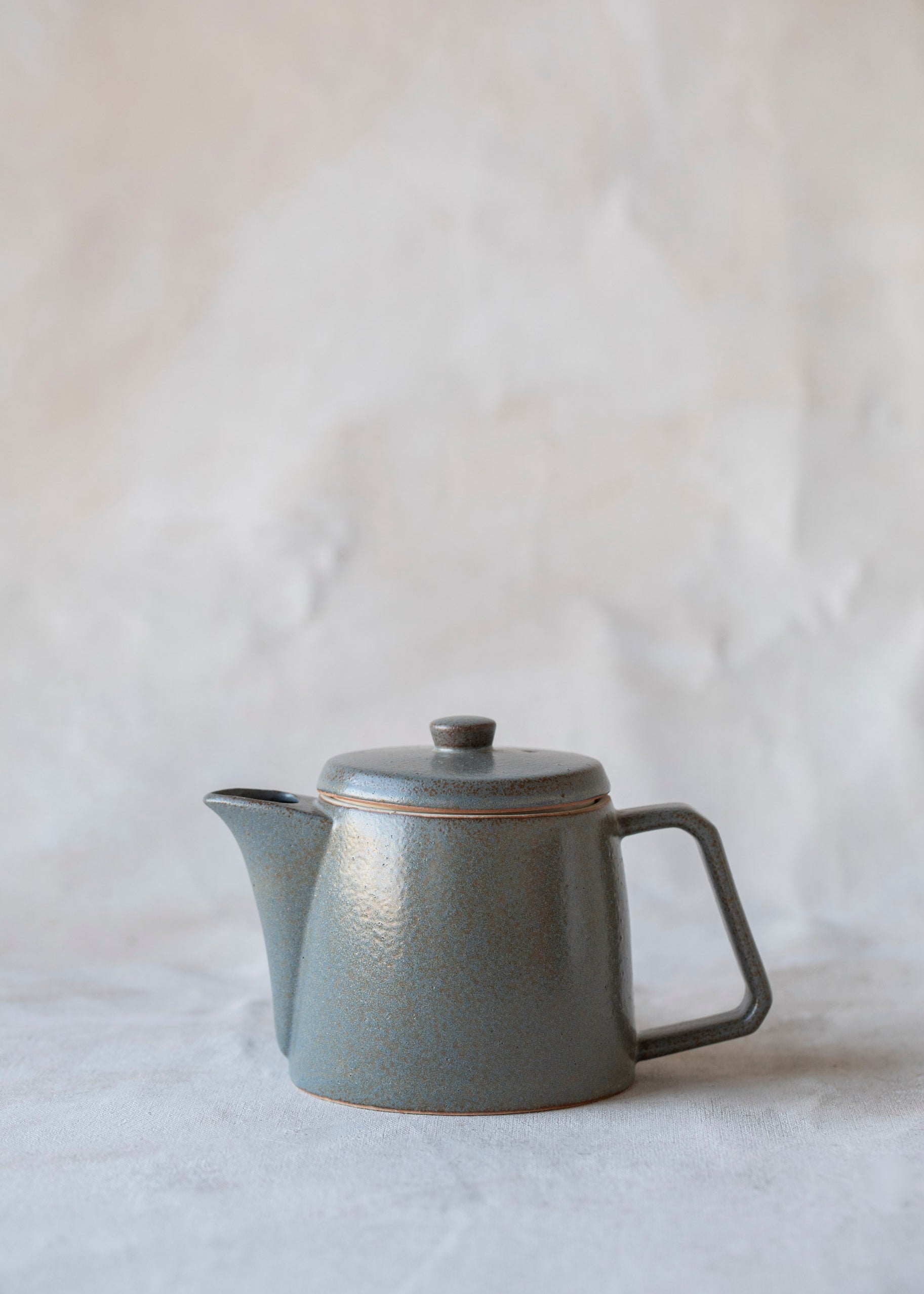 ap_teapot_grey.jpg