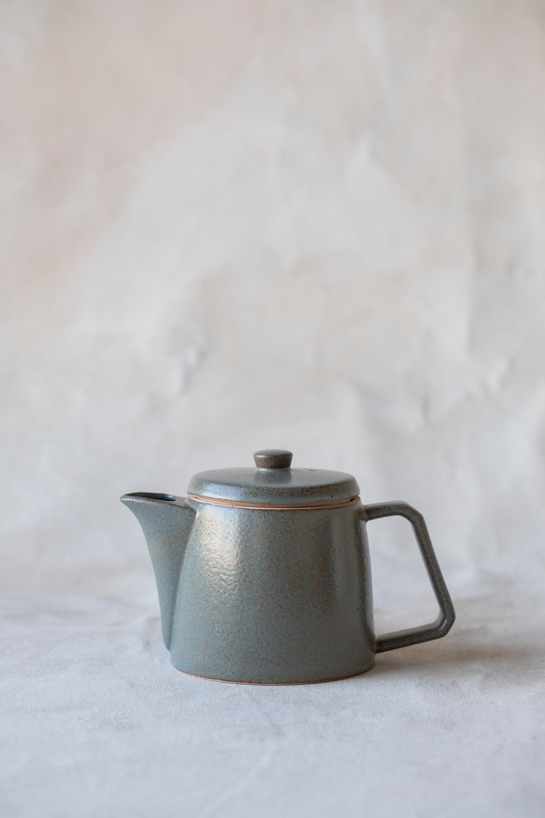 AP Teapot in Gray