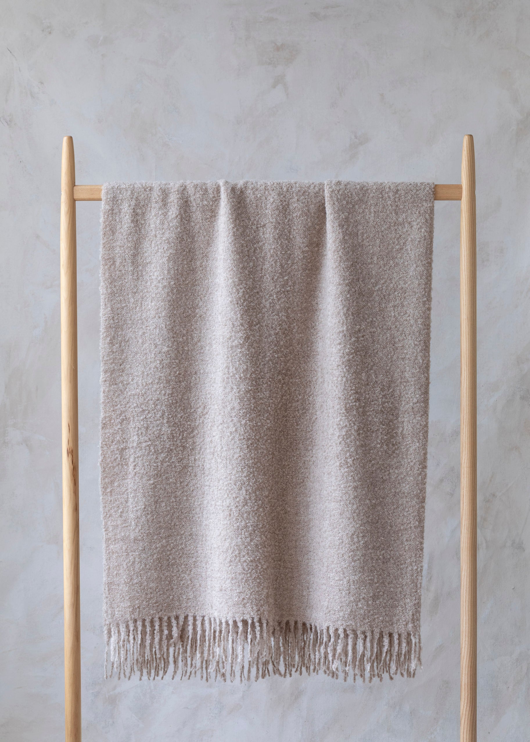 biscuit_alpaca_boucle_throw-3.jpg