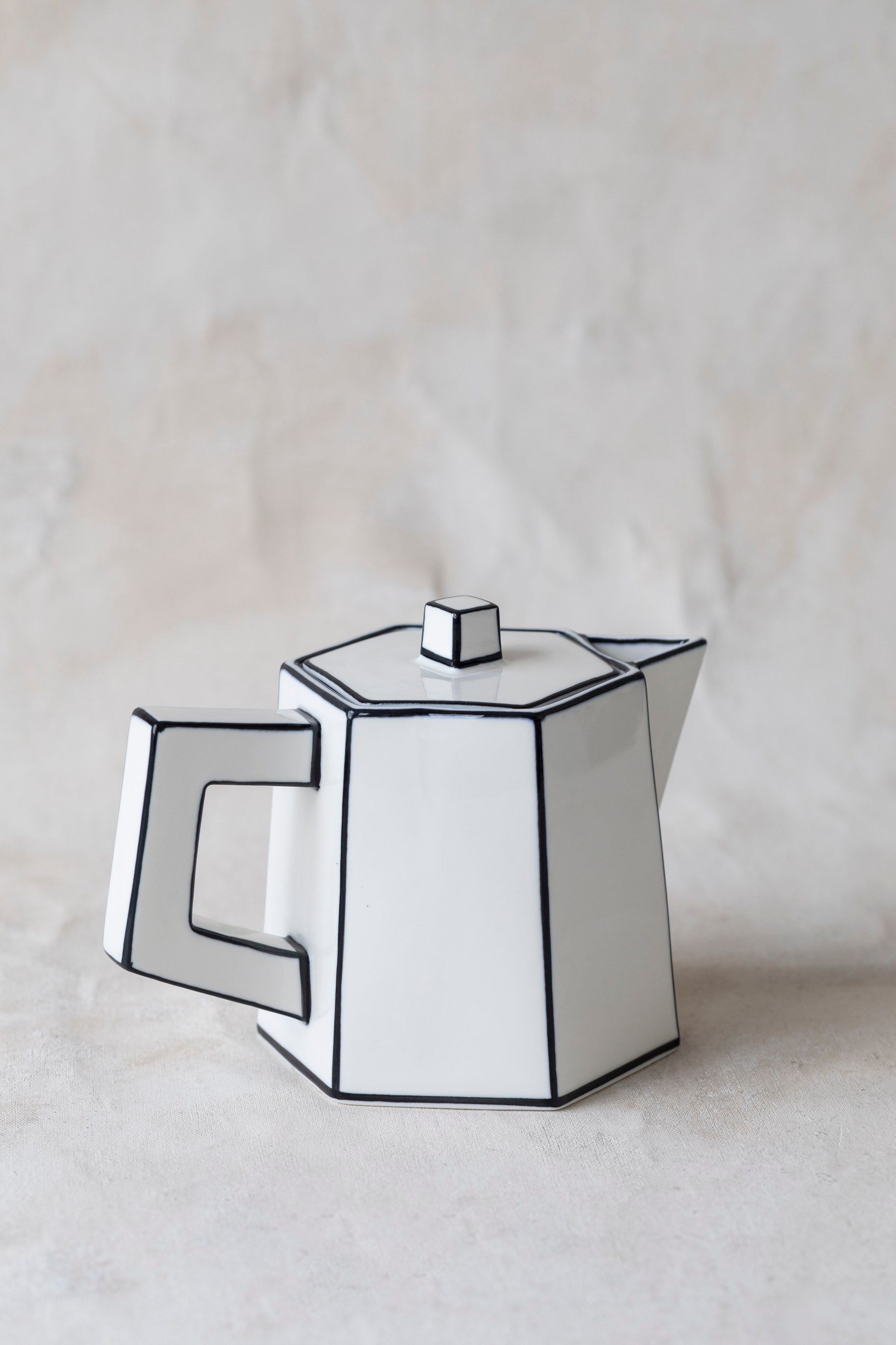 Carte Blanche Teapot