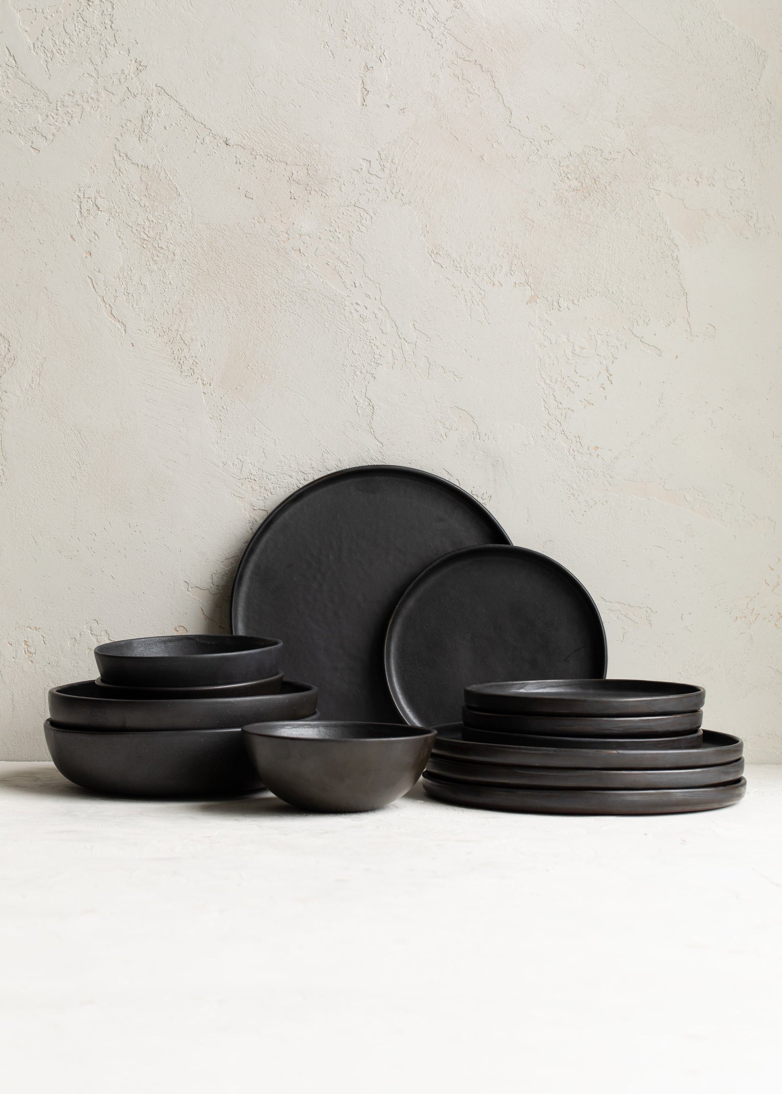 black_matte_stoneware_dinnerware.jpg