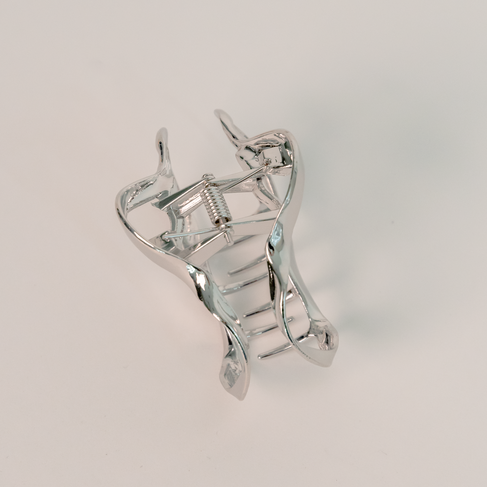 Wave Hair Claw Clip in Silver