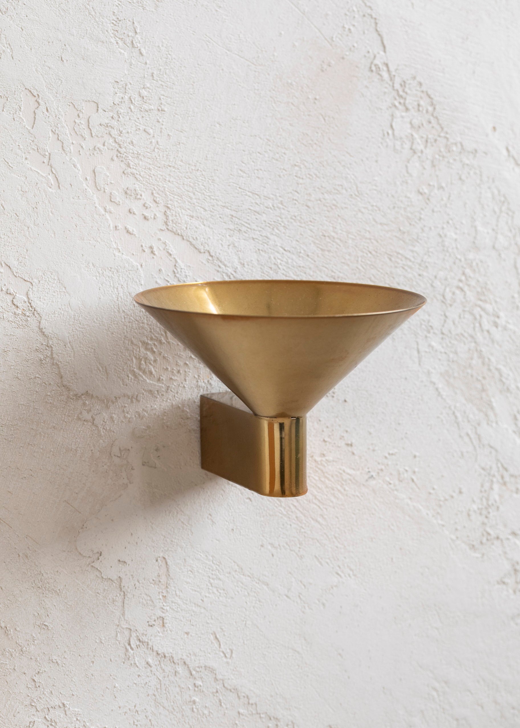 channel_wall_sconce.jpg