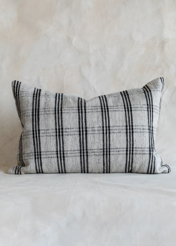 ekim_kilim_pillow_cover-3.jpg