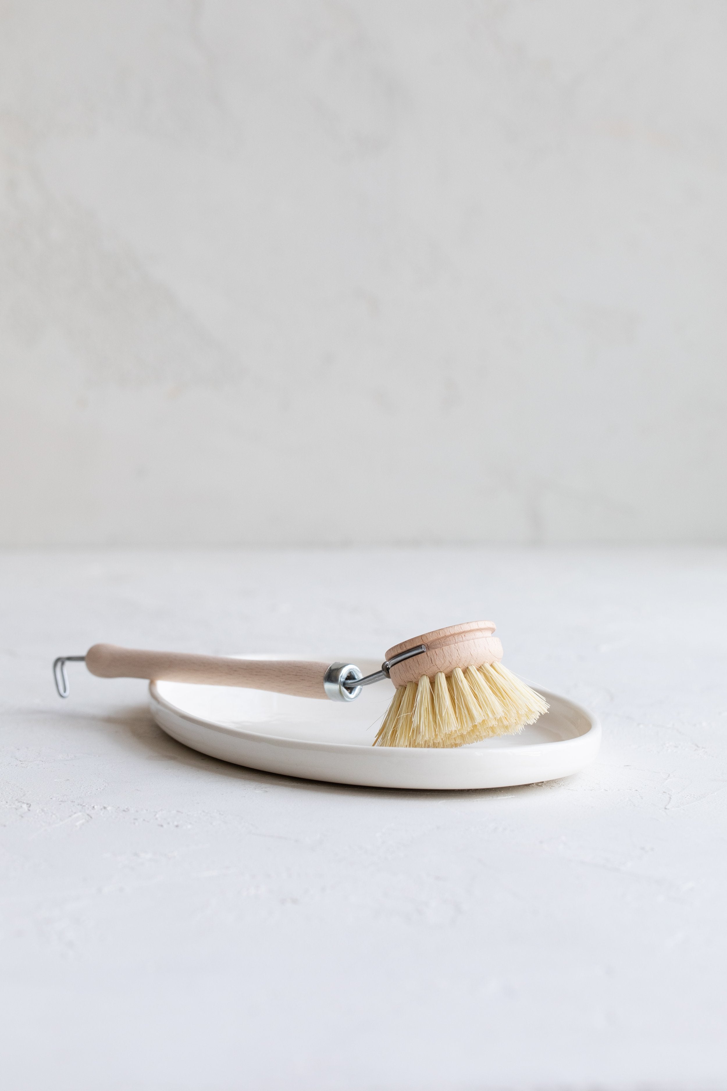 DISH BRUSH WITH ROUND KNOB - HUMBLE & GRAND - Thumbnail 2