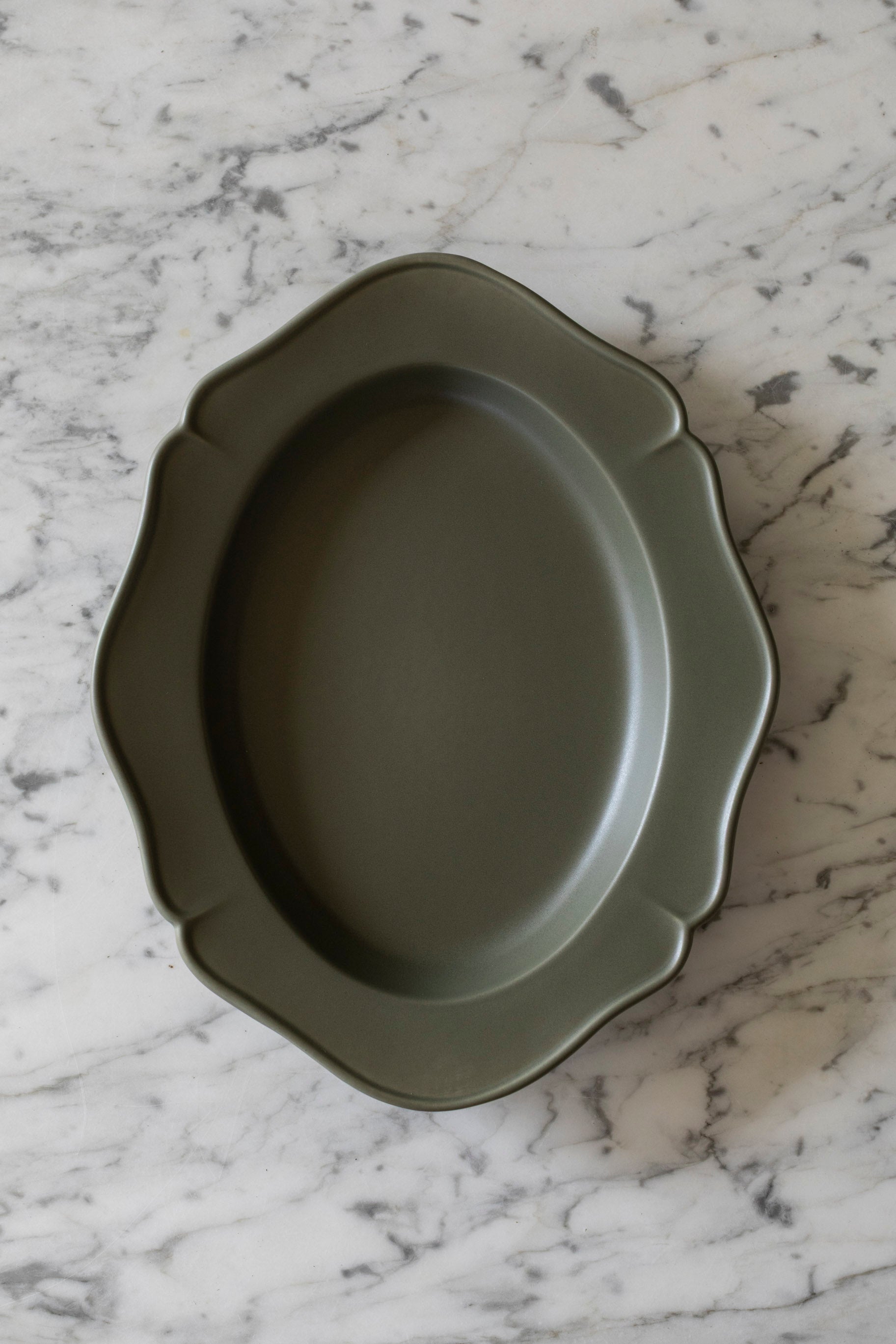 Festone Oval Serving Platter in Baluster Green