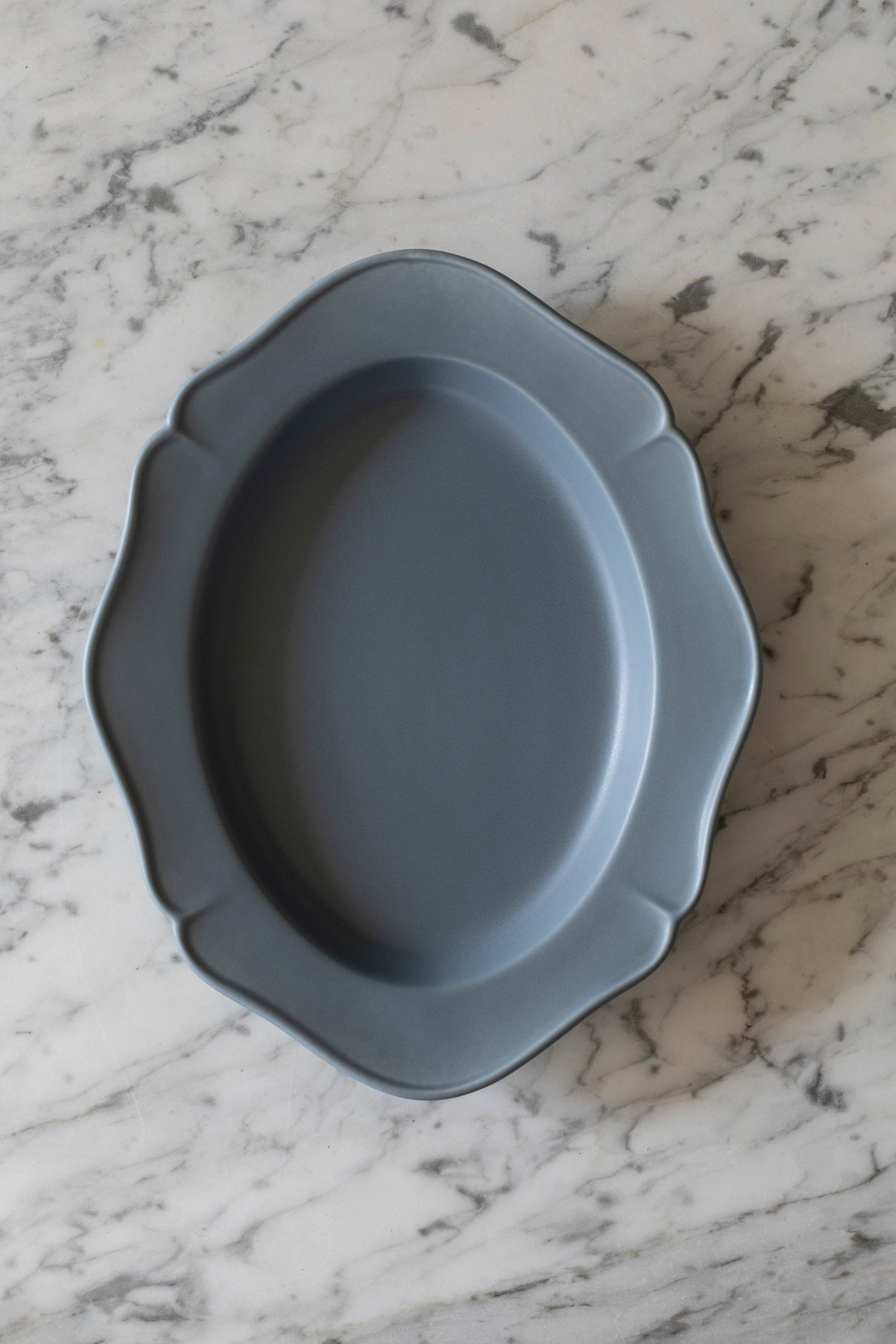 Festone Oval Serving Platter in Ash Gray