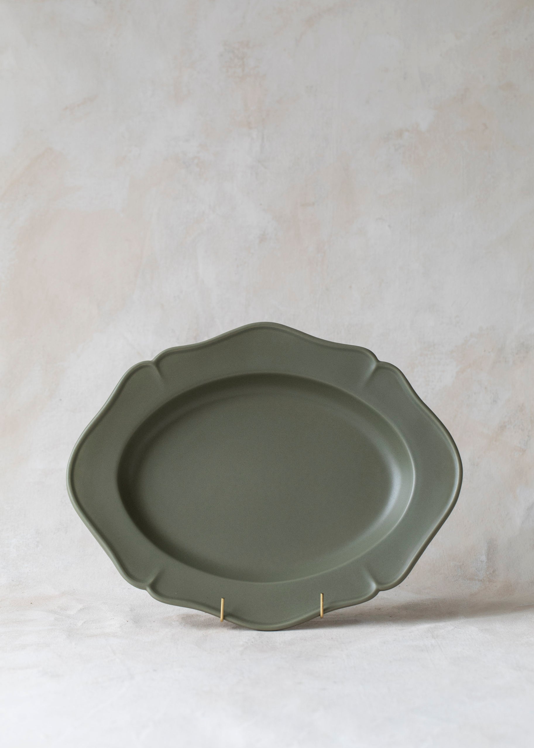 festone_oval_serving_platter_df27f53d-192a-444d-9003-b5cc96d0f0c3.jpg