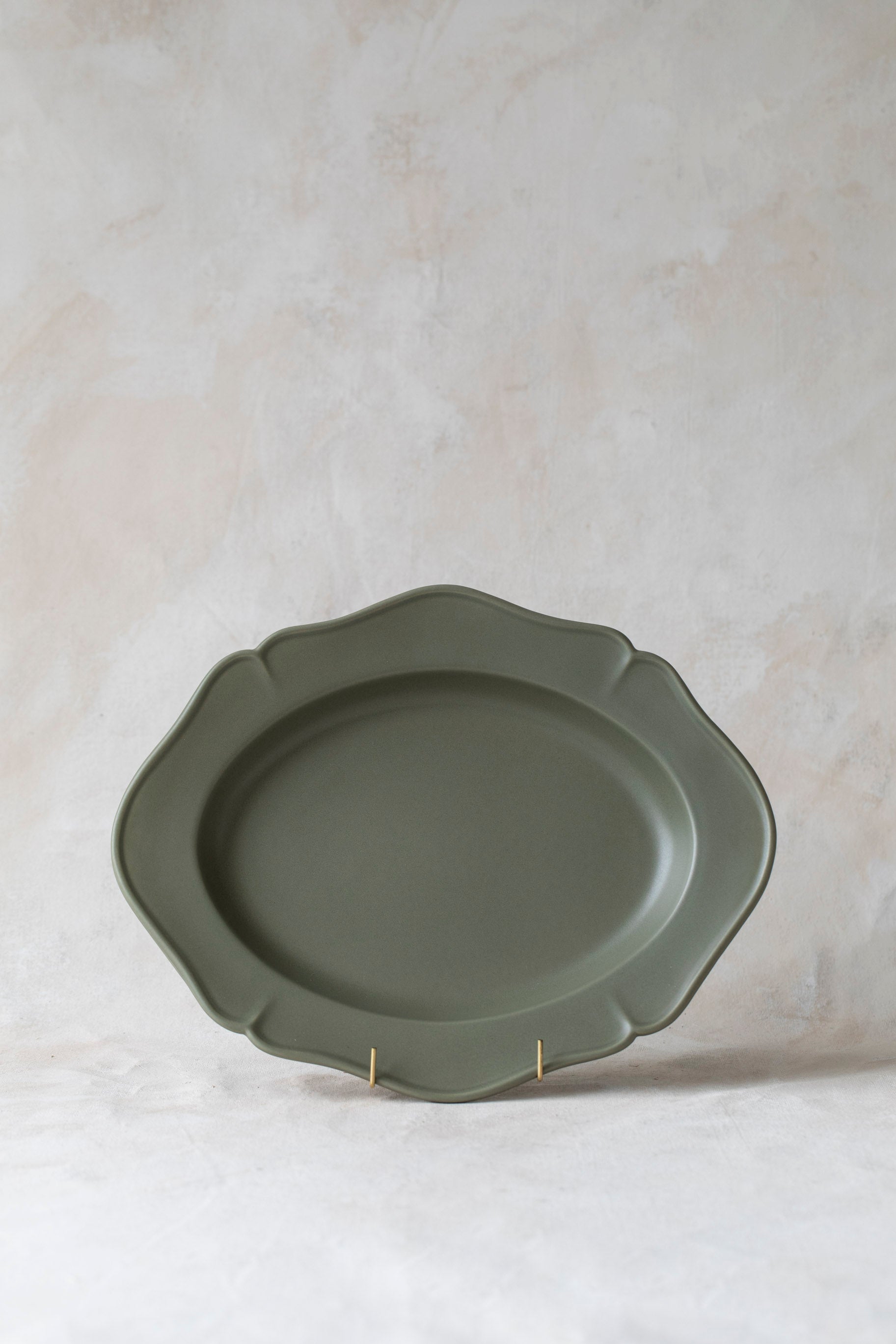 festone_oval_serving_platter_df27f53d-192a-444d-9003-b5cc96d0f0c3.jpg