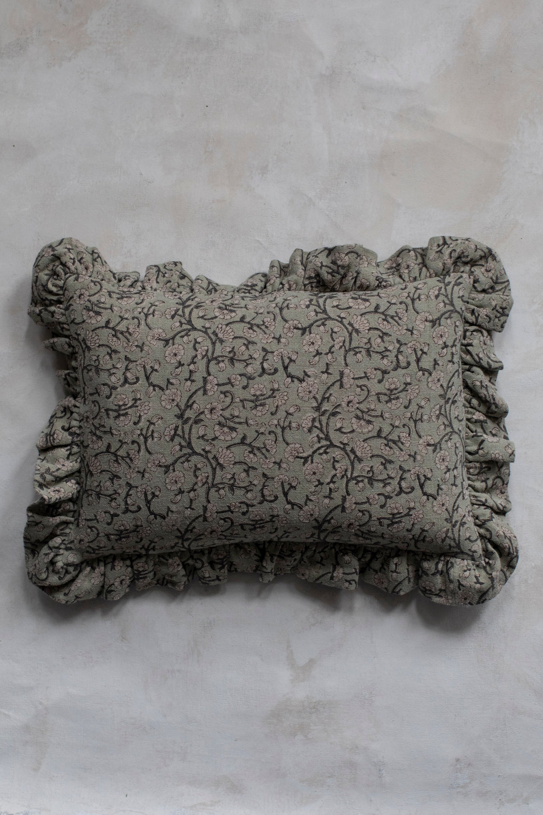 Izna Emerald Ruffle Pillow