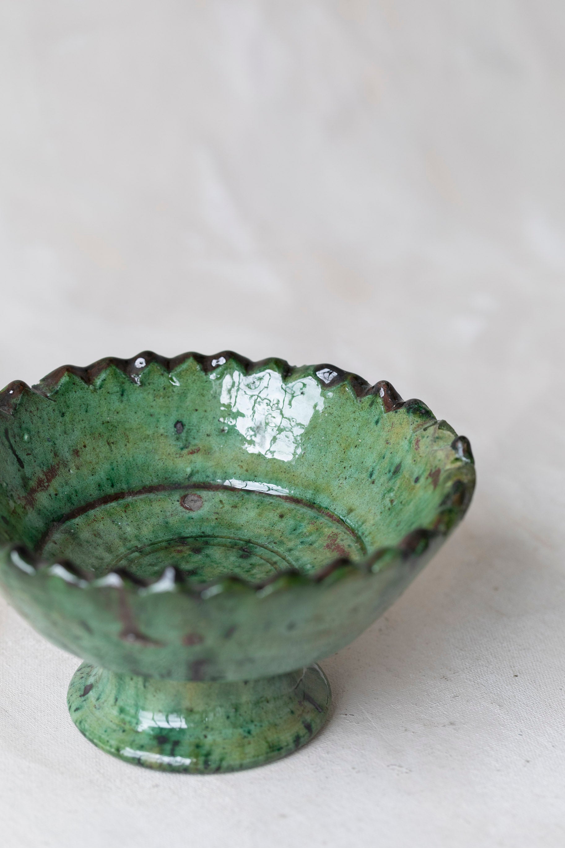 Green Tamegroute Jagged Edge Pedestal Bowl