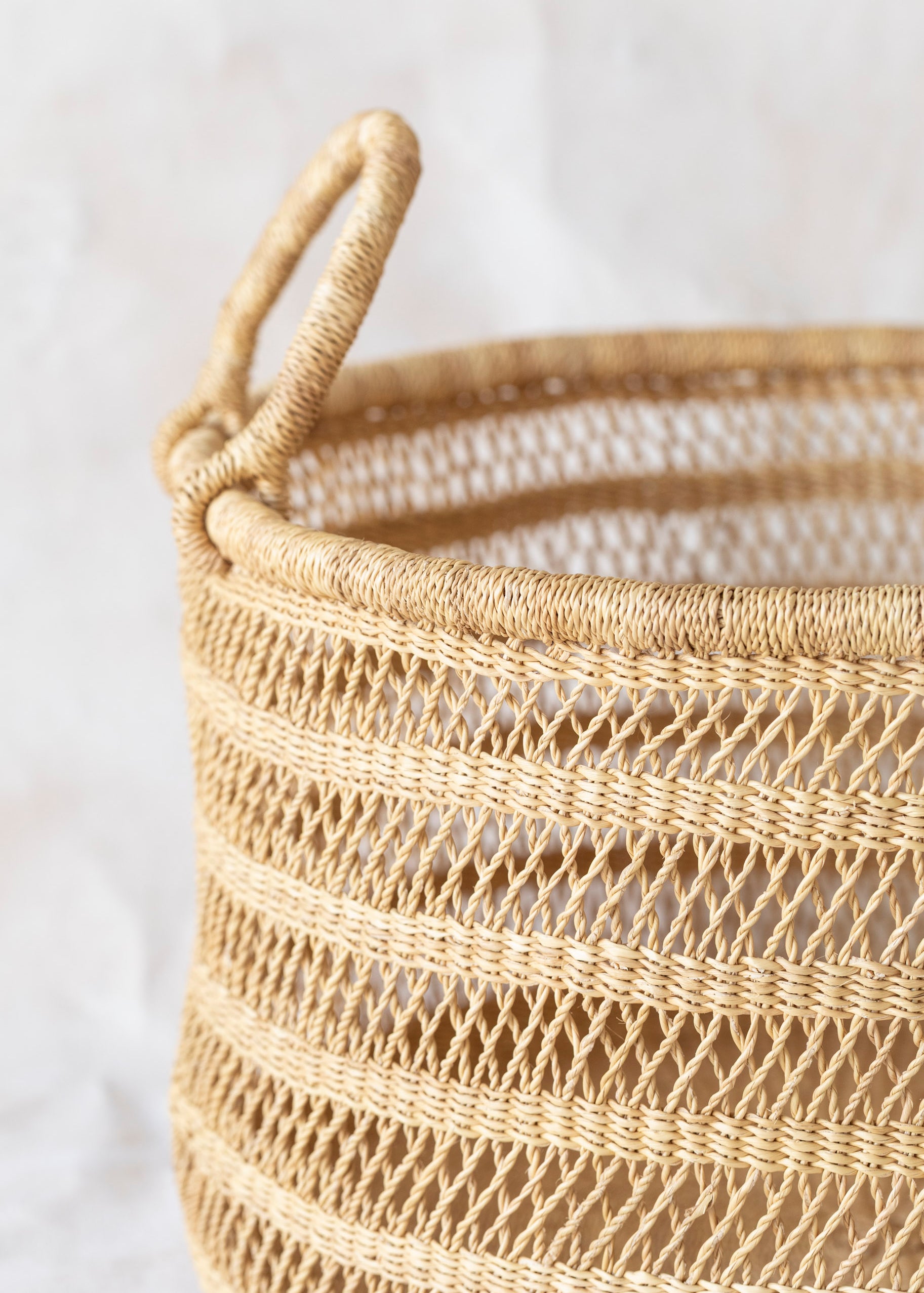 lace_weave_floor_basket_7527f073-e0ae-4d27-8d2e-15e0c7868e17.jpg