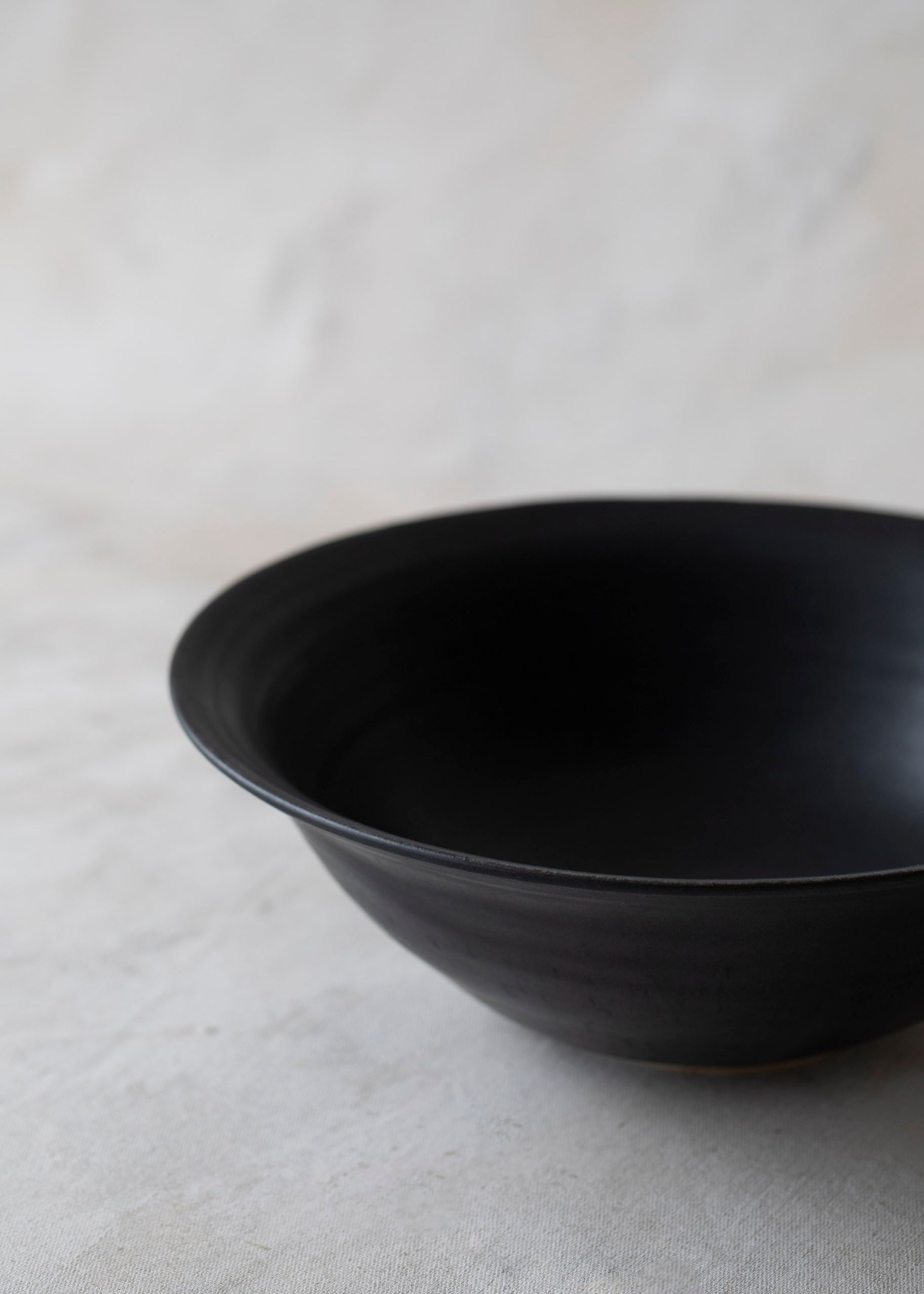 lagre_flared_serving_bowl_black-3.jpg