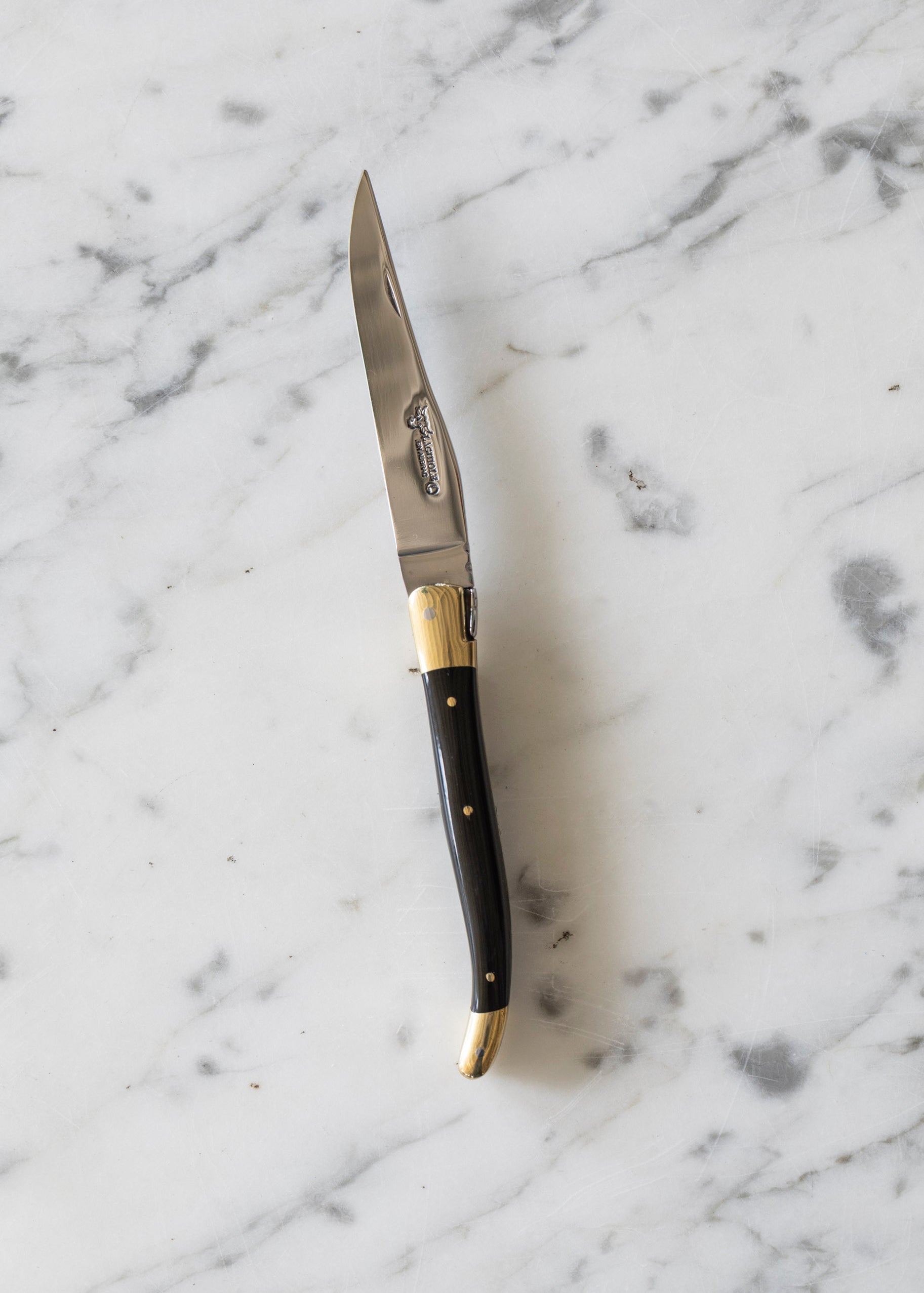 laguiole_en_aubrac_horn_pocket_knife_leather_holster-3.jpg