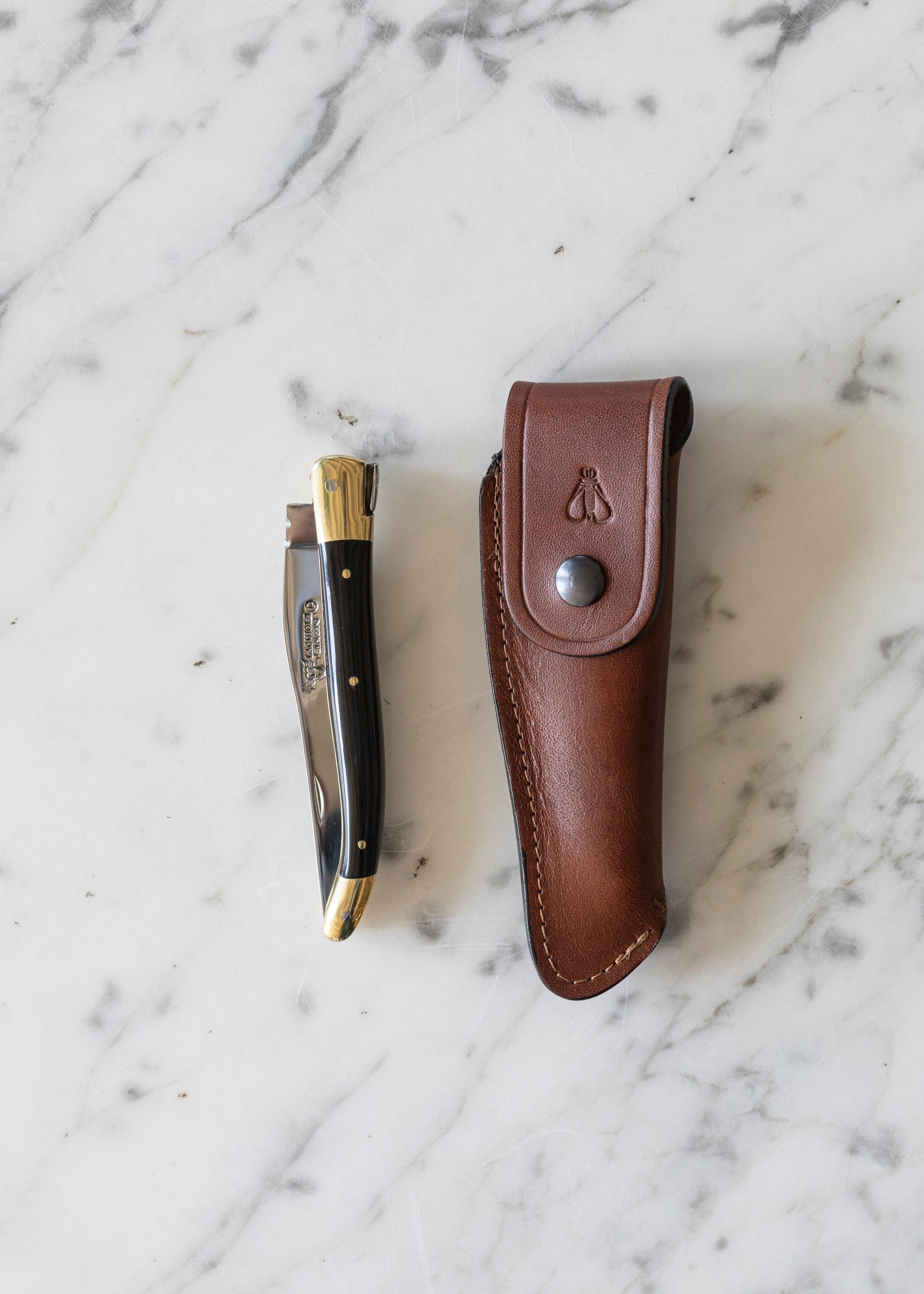 laguiole_en_aubrac_horn_pocket_knife_leather_holster-5.jpg