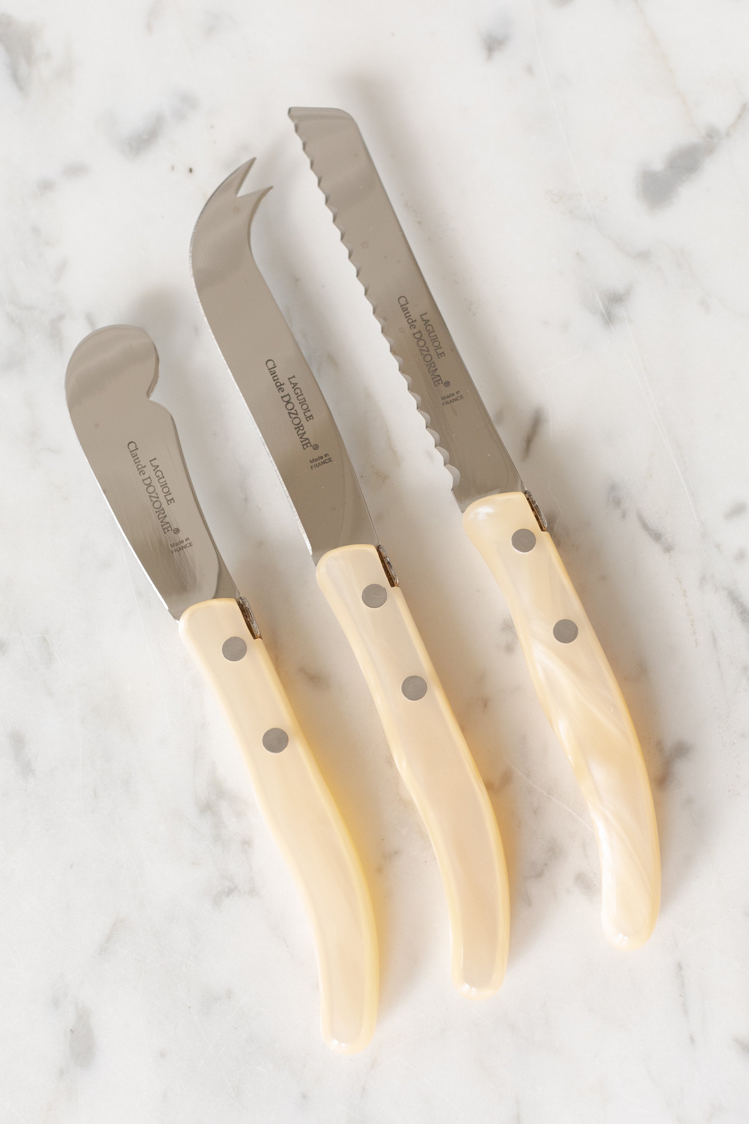 Claude Dozorme Laguiole Cheese Knives Pearl Set – Hoppe Shoppe