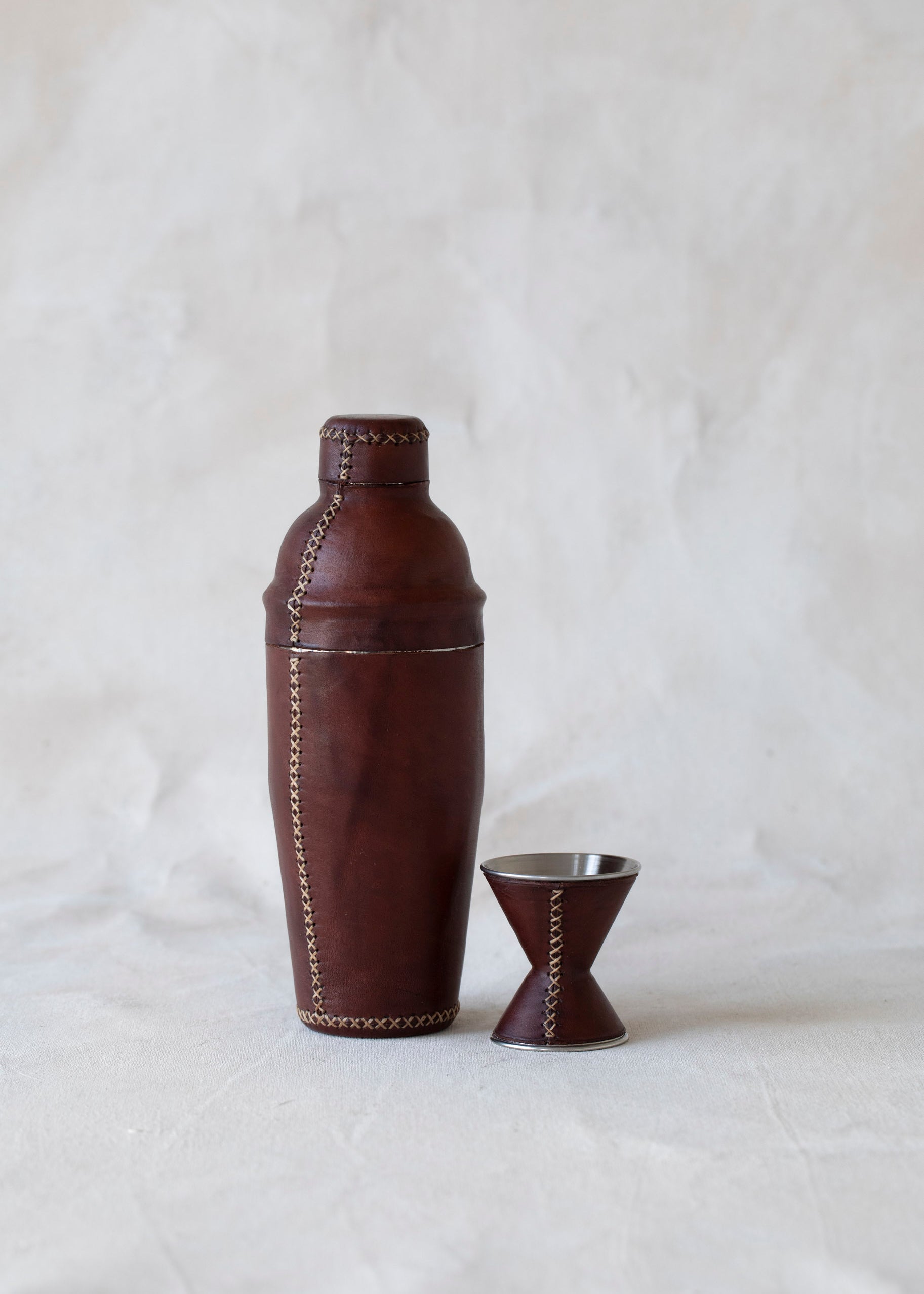 leather_cocktail_shaker_set.jpg