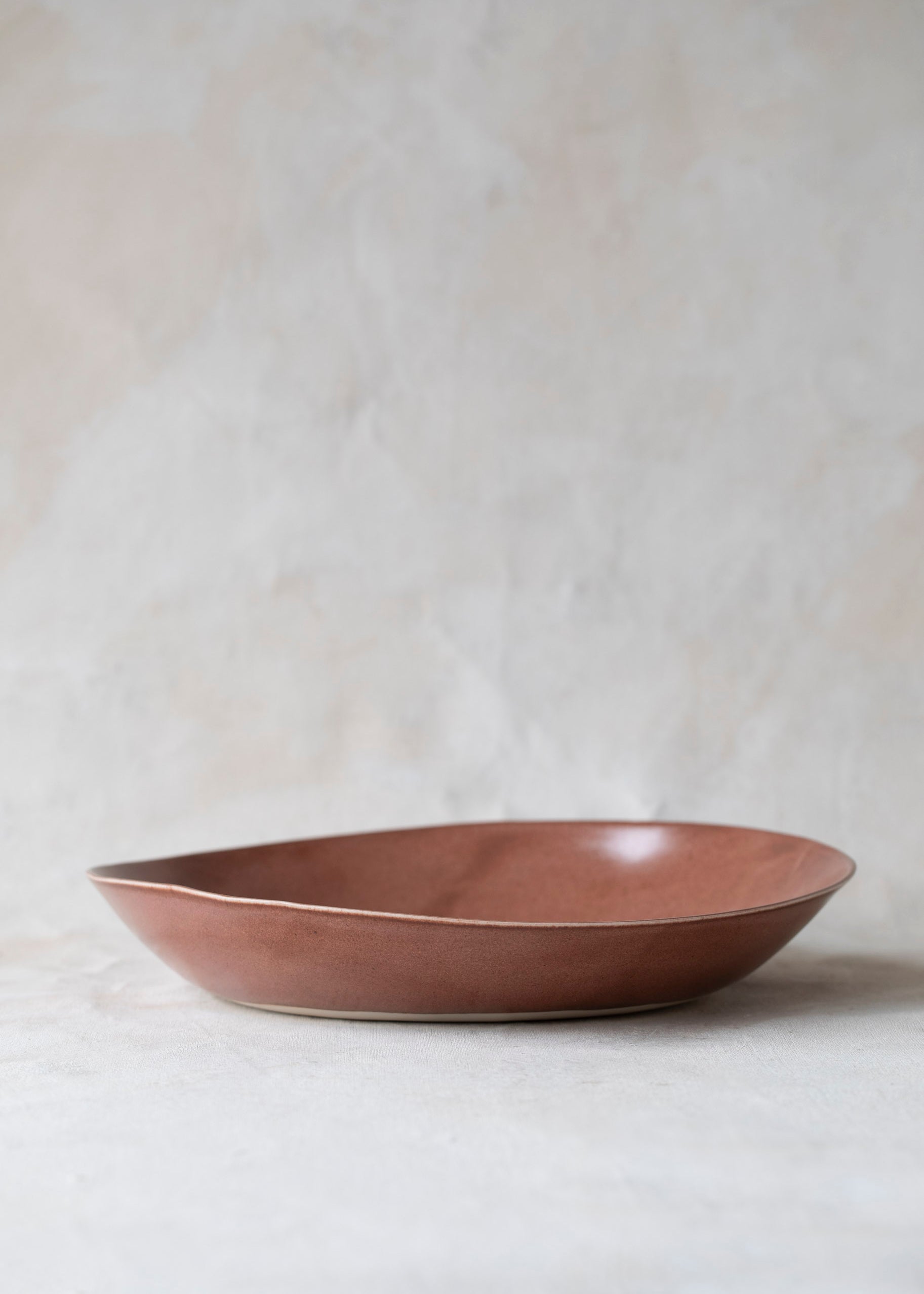 low_wide_bowl_shino.jpg