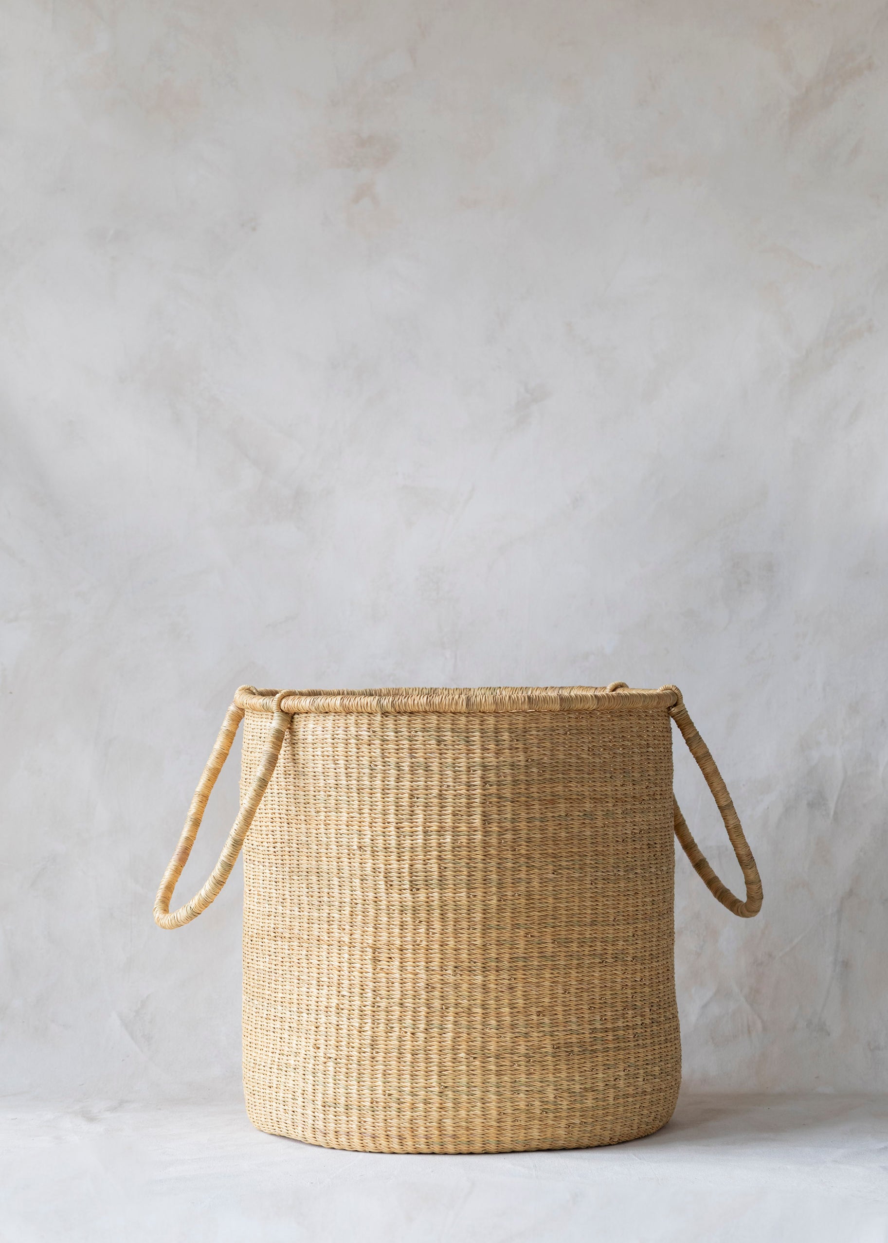 medium_tall_laundry_basket_long_handle.jpg