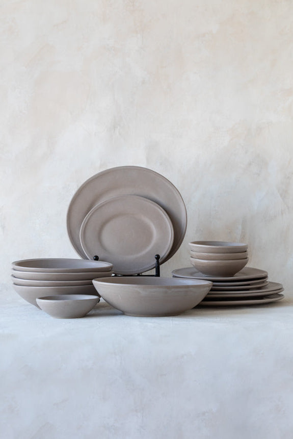 oval_dinnerware_in_earth.jpg
