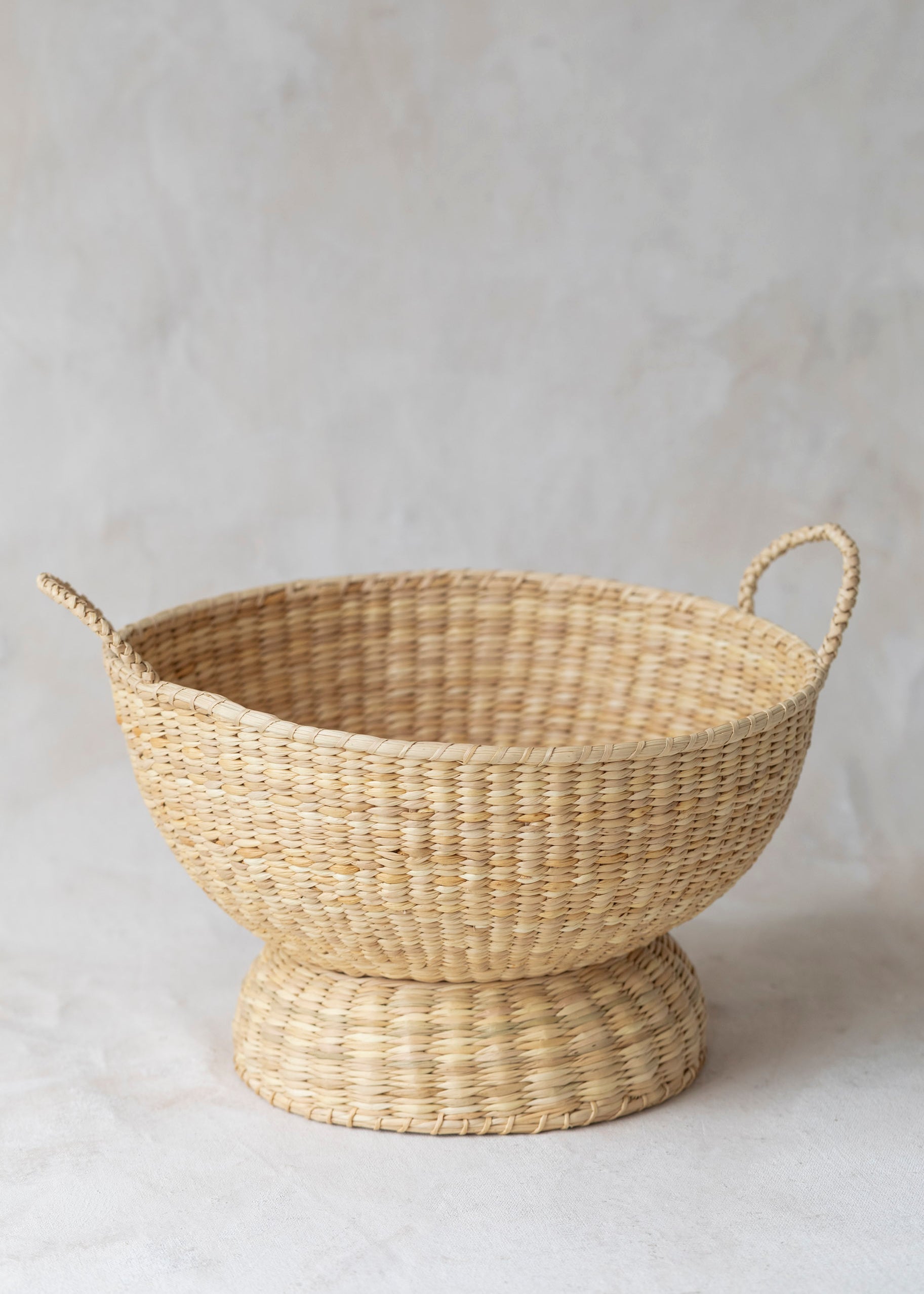 pedestal_bowl-2_5be60b15-ed58-4e4b-8c73-67b802eb7f3a.jpg