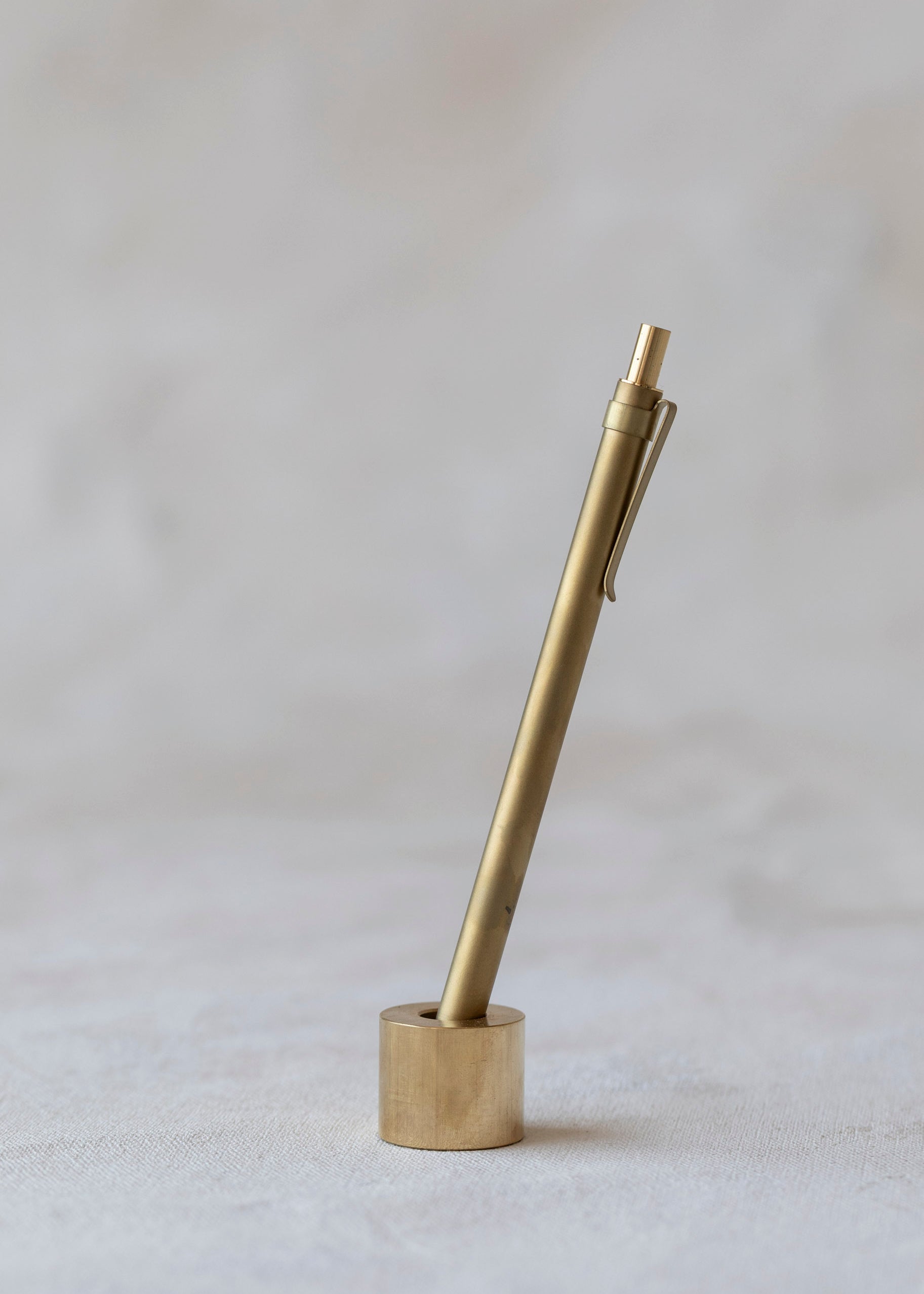 solid_brass_pen_holder.jpg