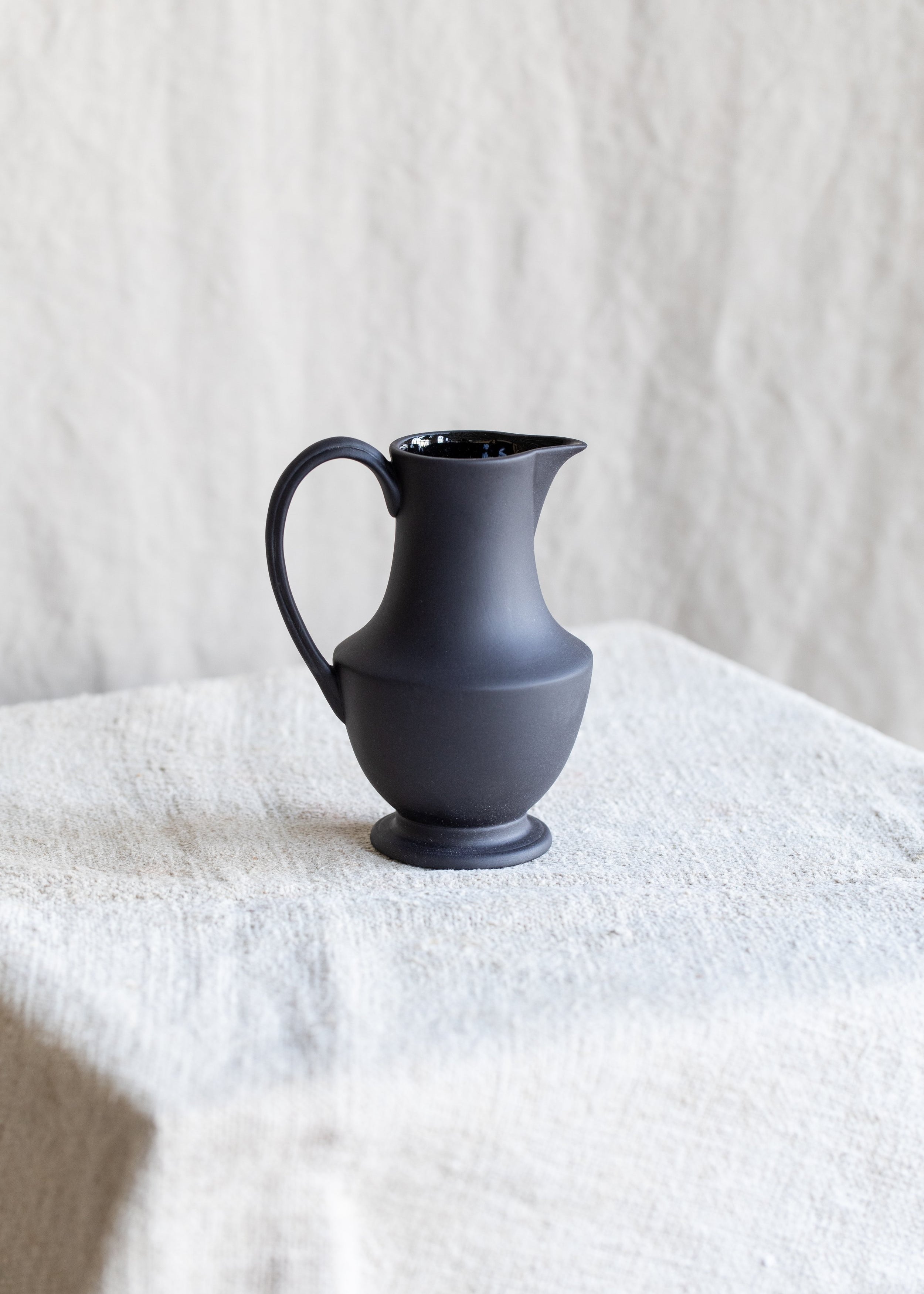 toulouse_pitcher_small_black-5.jpg