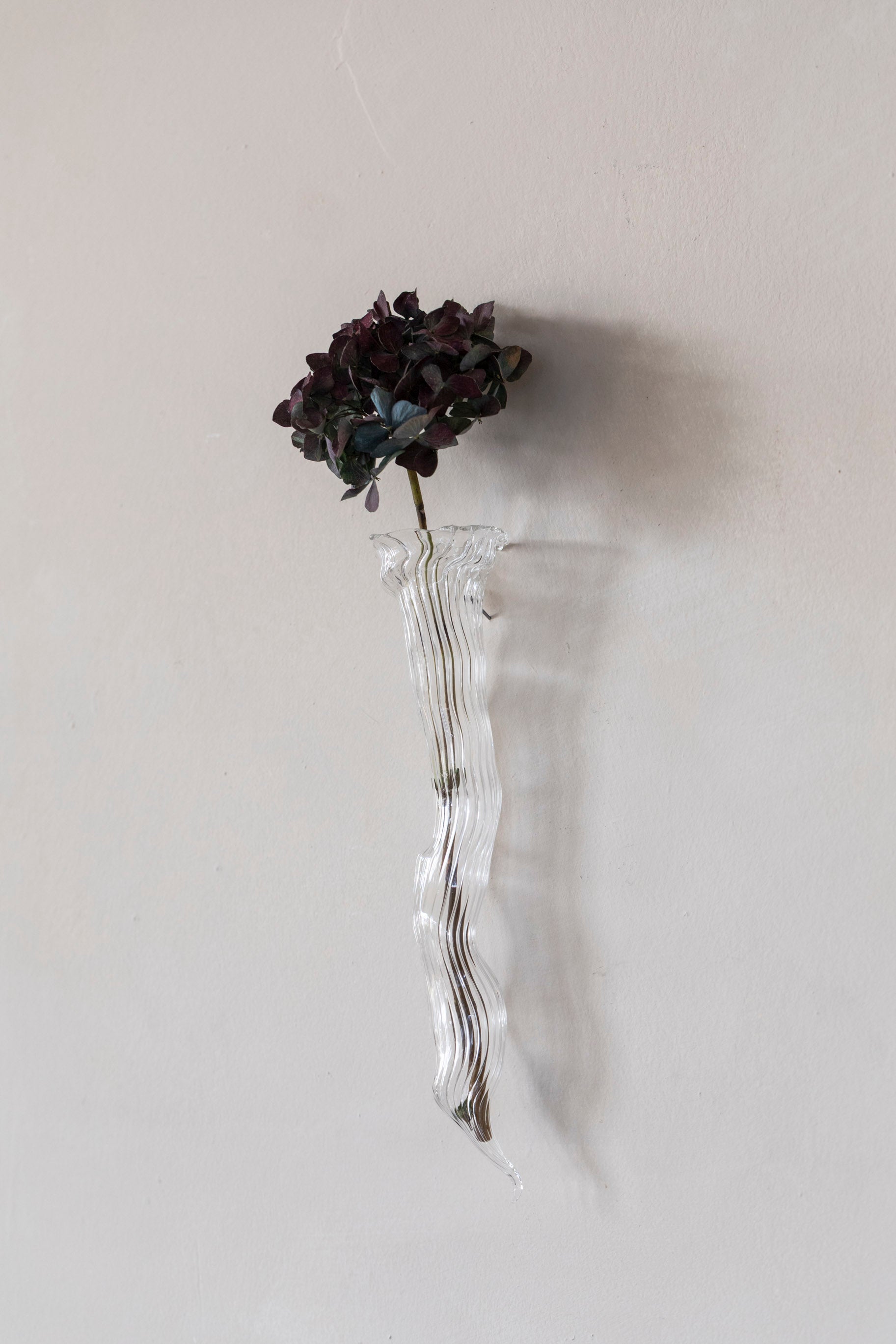 vertical_wall_vases-2.jpg
