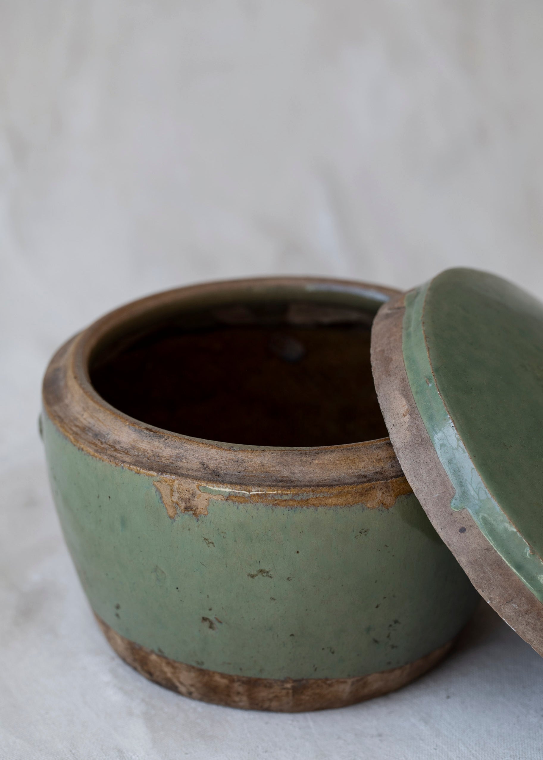 vintage_antique_lidded_pot-3.jpg