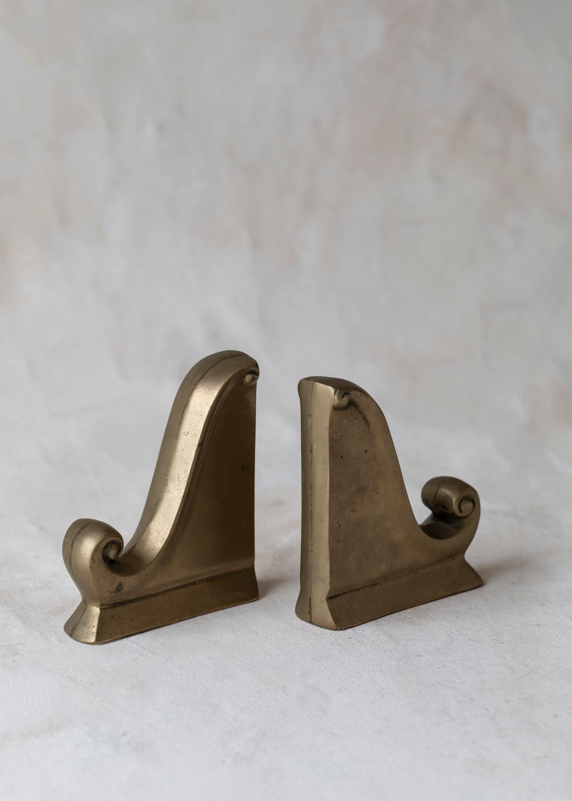 vintage_brass_corner_bookends.jpg
