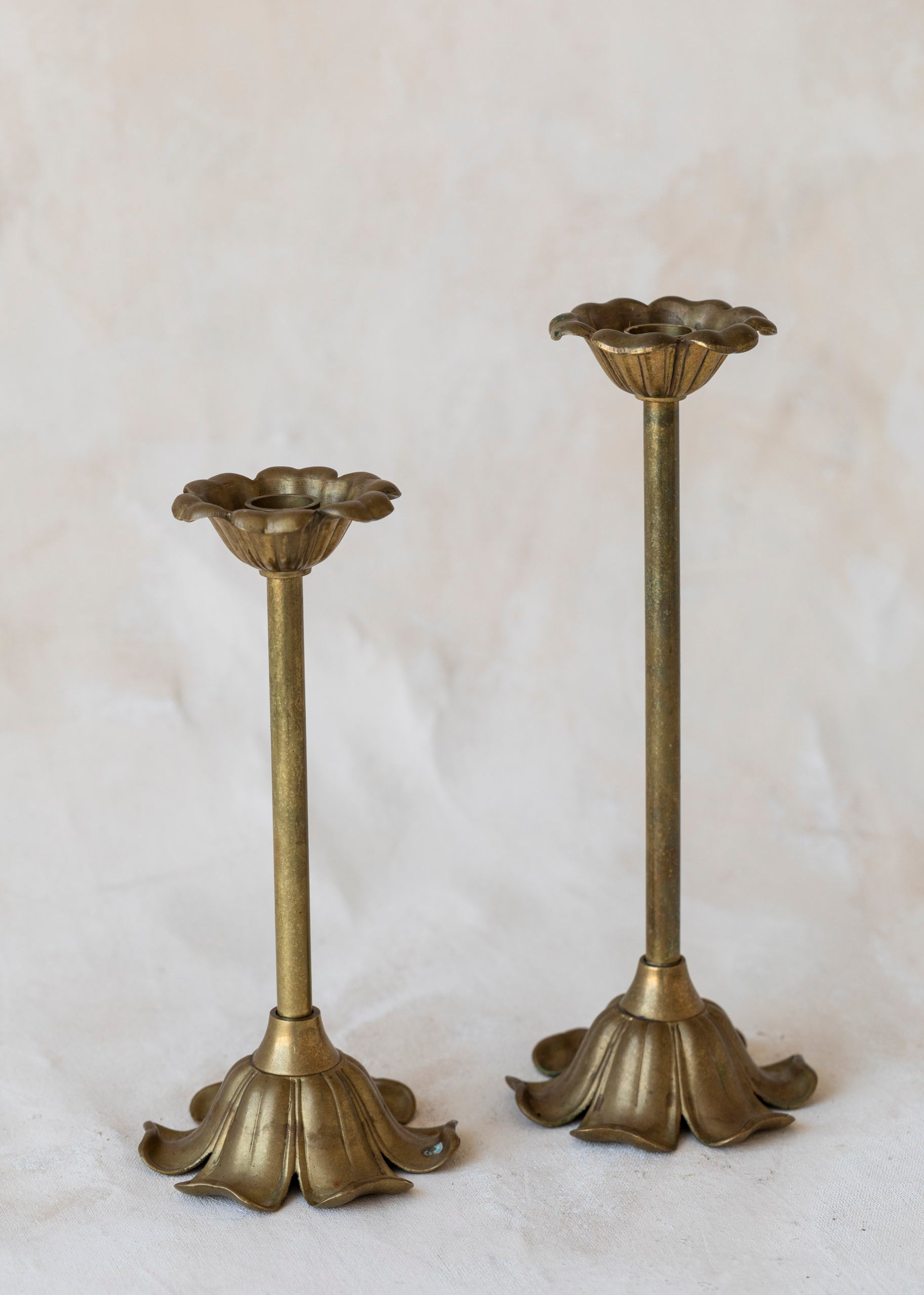 vintage_brass_flower_candlesticks_0573330f-d375-4176-99b3-a1dcd4974a7b.jpg