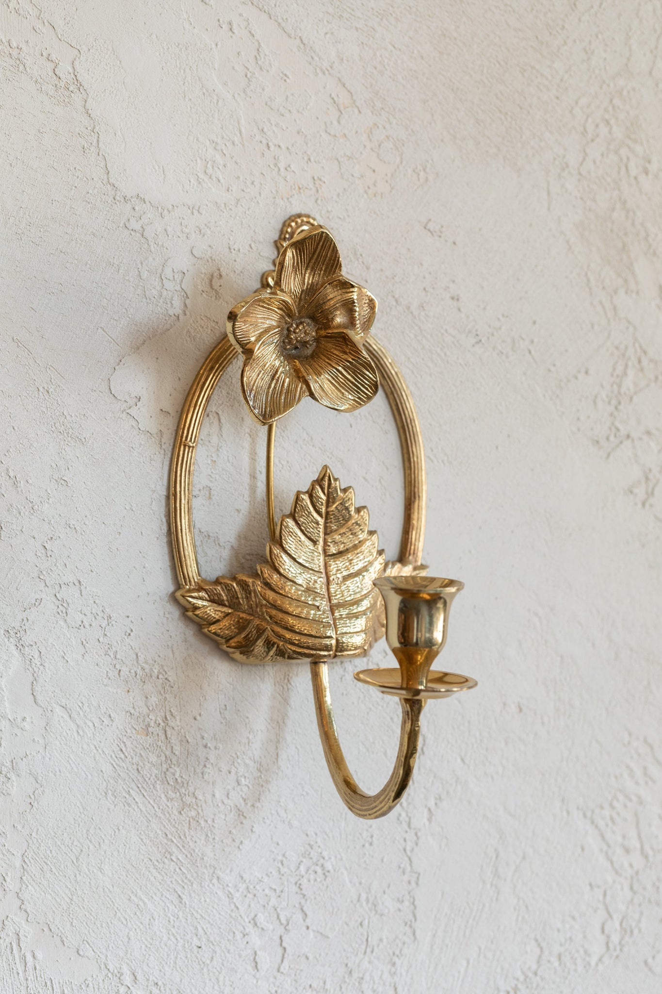 vintage_brass_flower_wall_scon