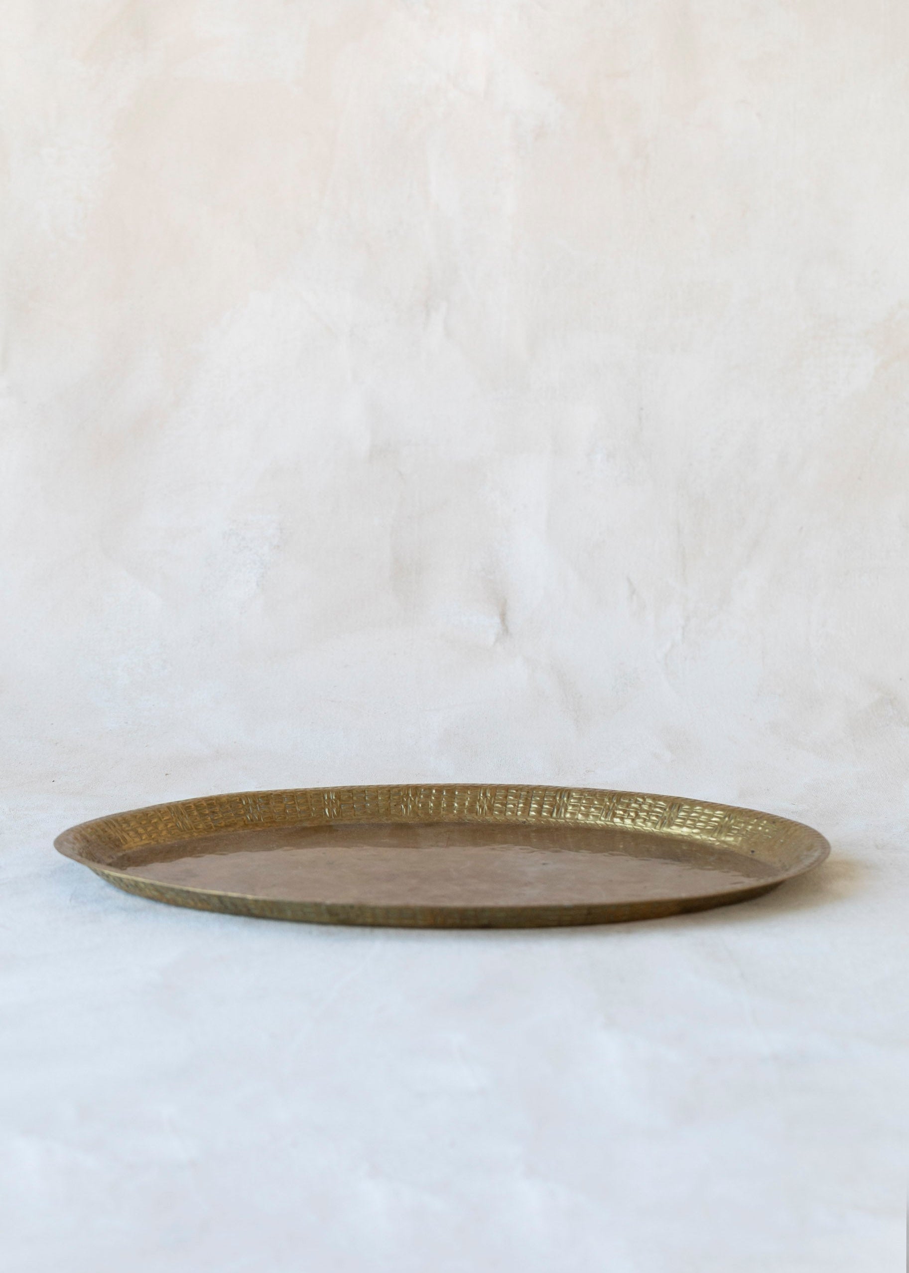 vintage_brass_oval_tray-2_b7607f17-e035-4e0d-b292-56e11429d317.jpg