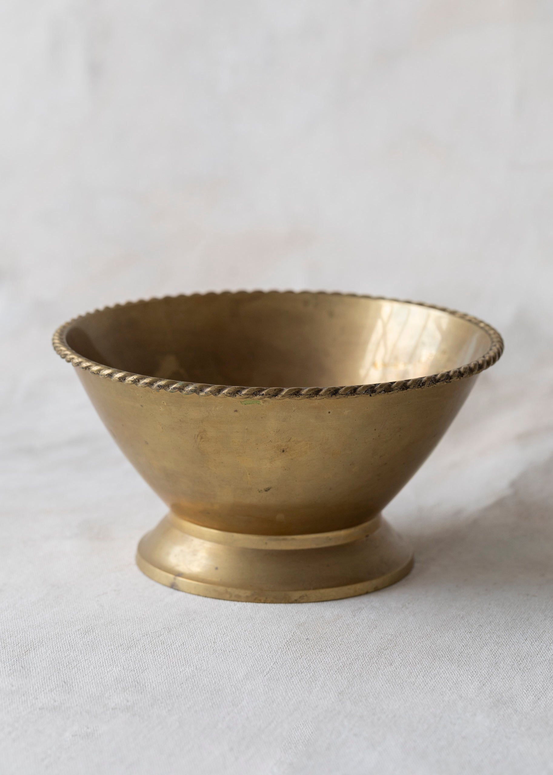 vintage_brass_rope_trim_bowl-2.jpg
