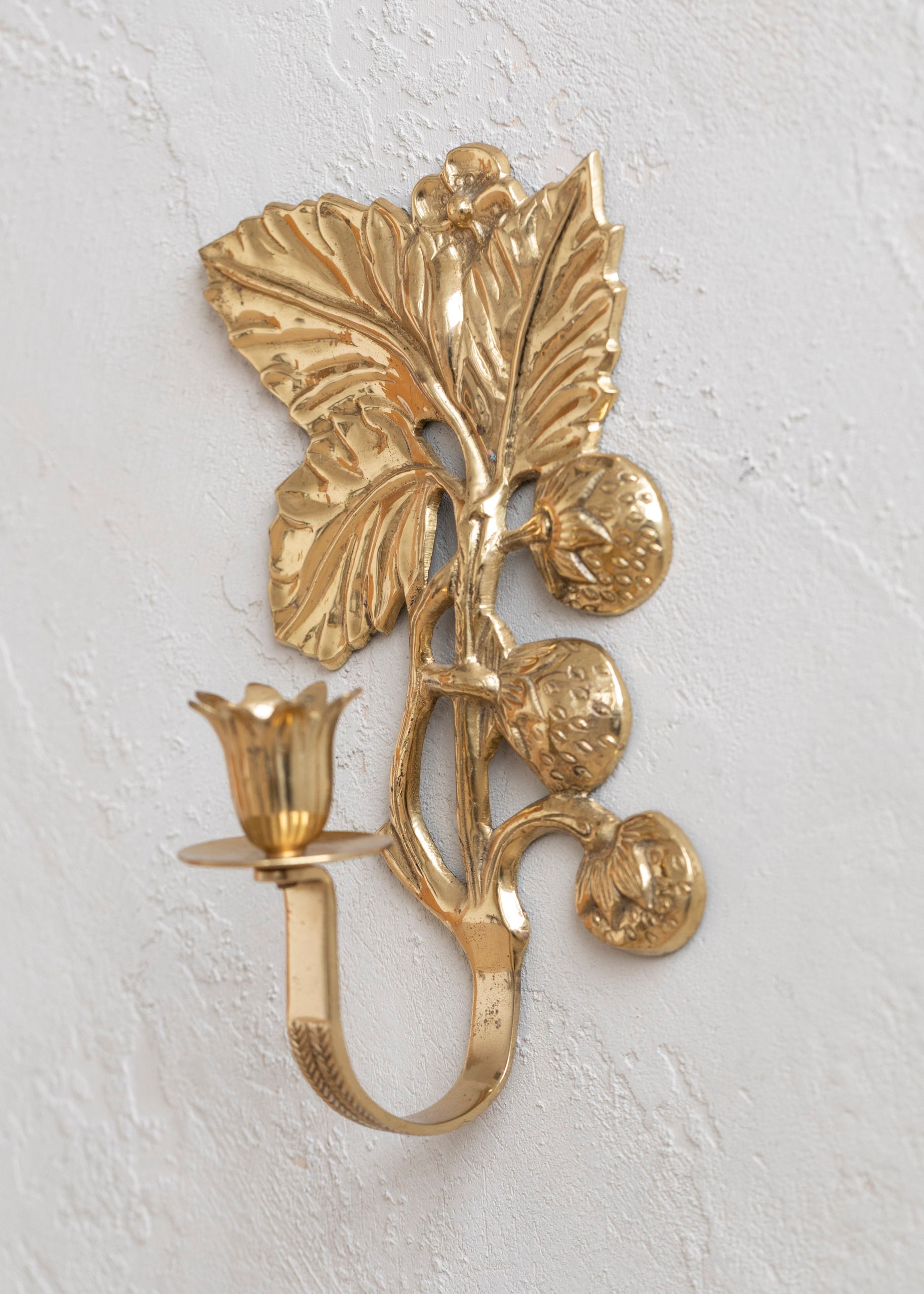 vintage_brass_strawberry_sconce-2.jpg