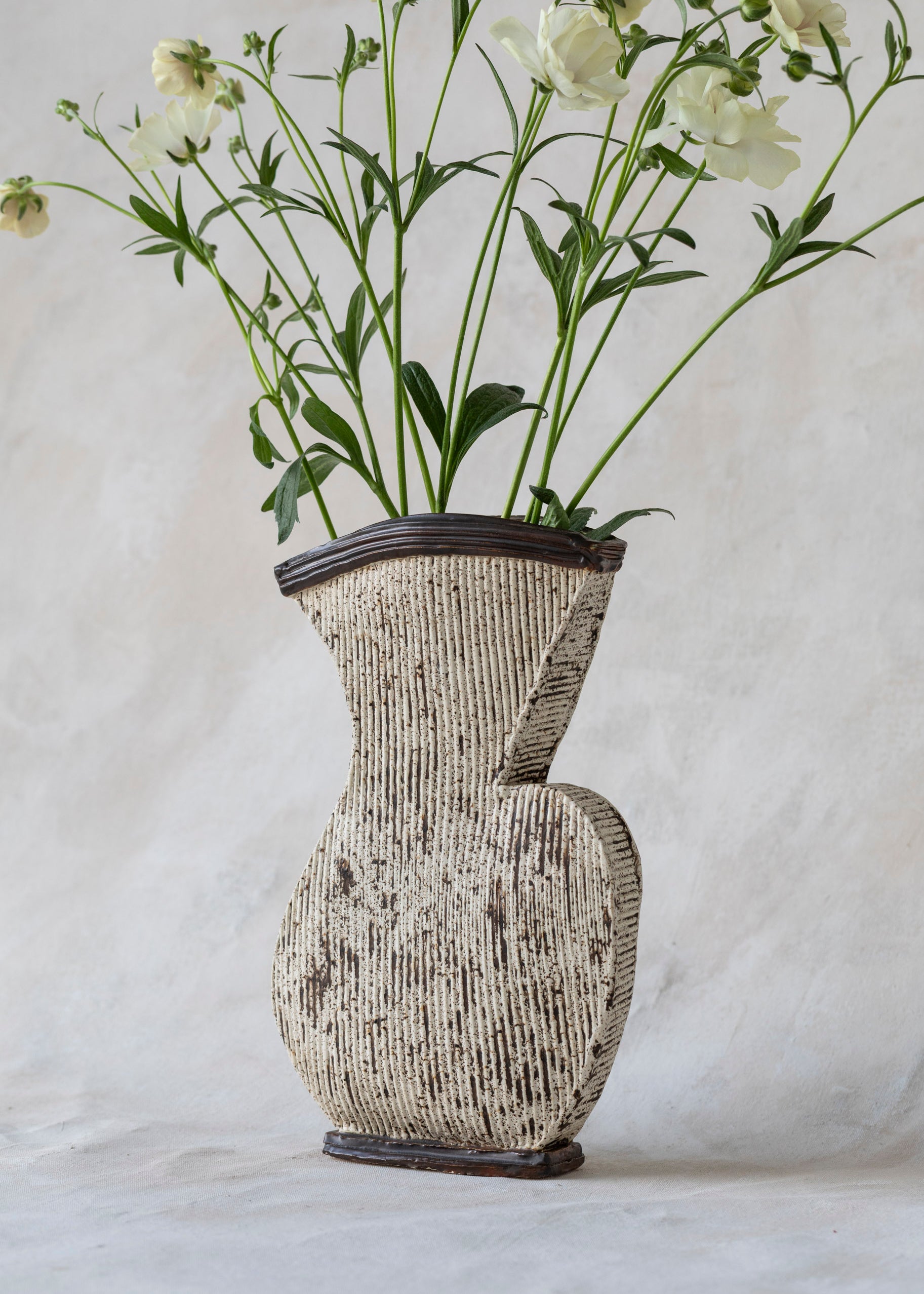 vintage_curvy_lined_vase-2.jpg