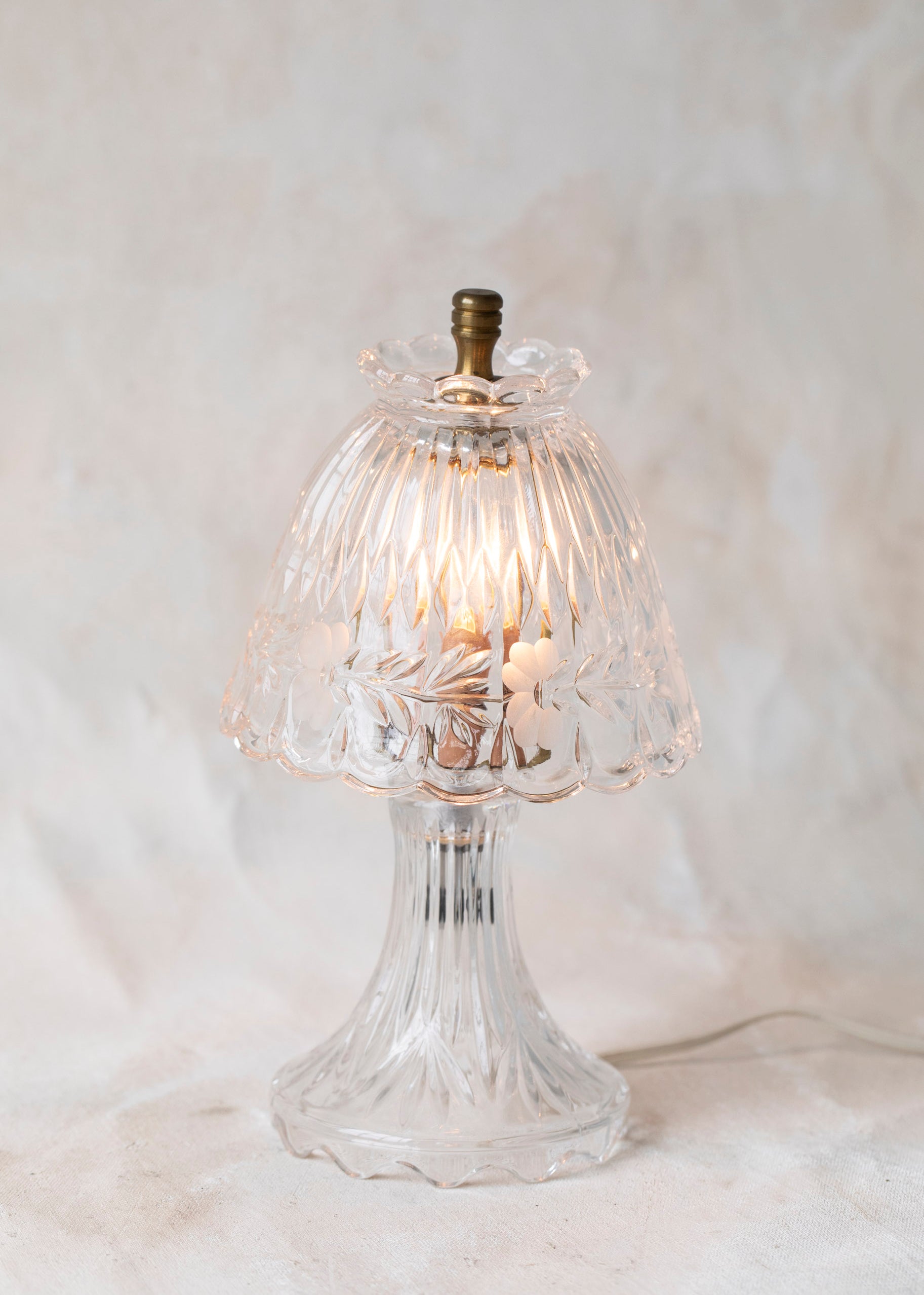 vintage_etched_glass_table_lamp-2.jpg