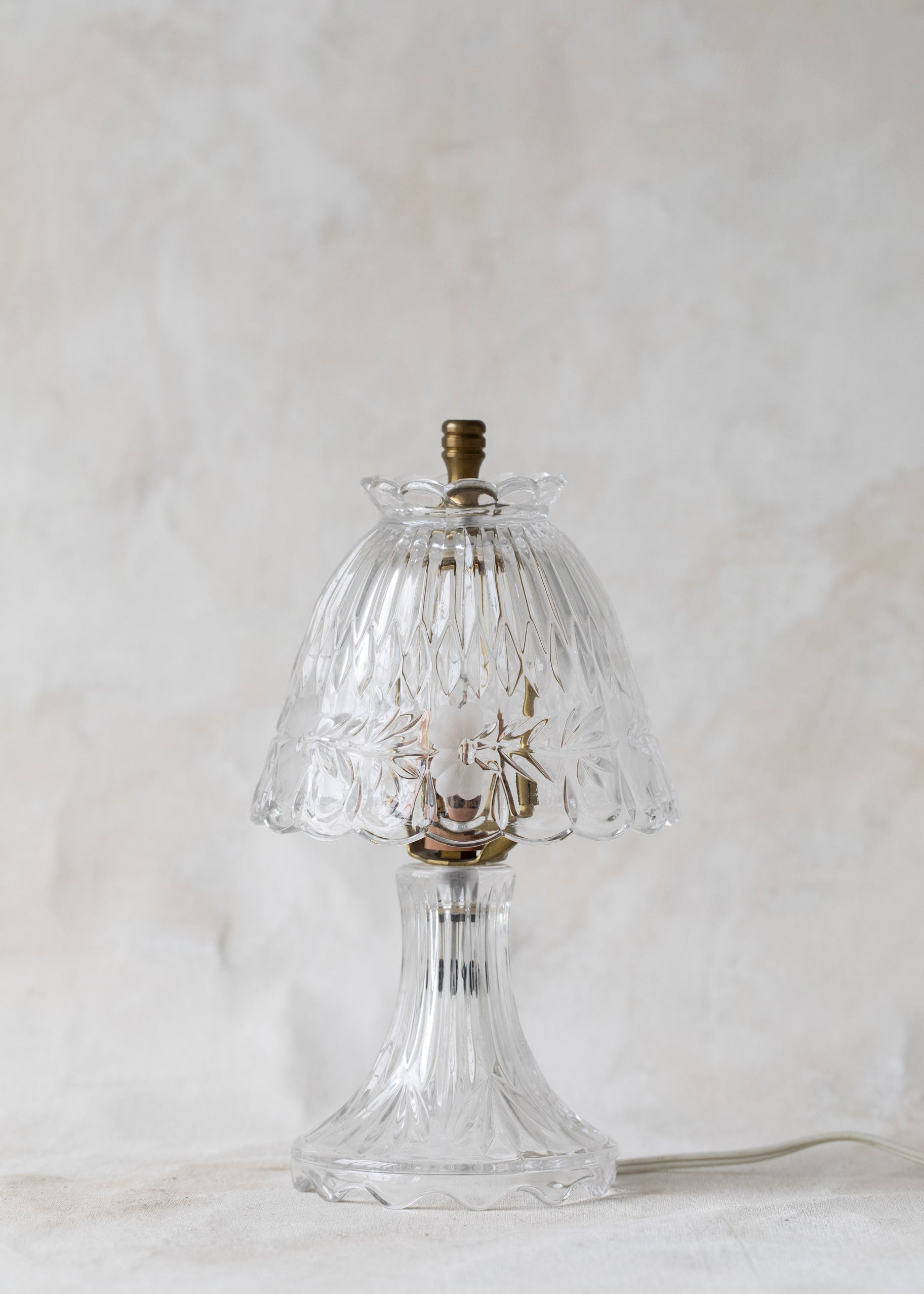 vintage_etched_glass_table_lamp.jpg