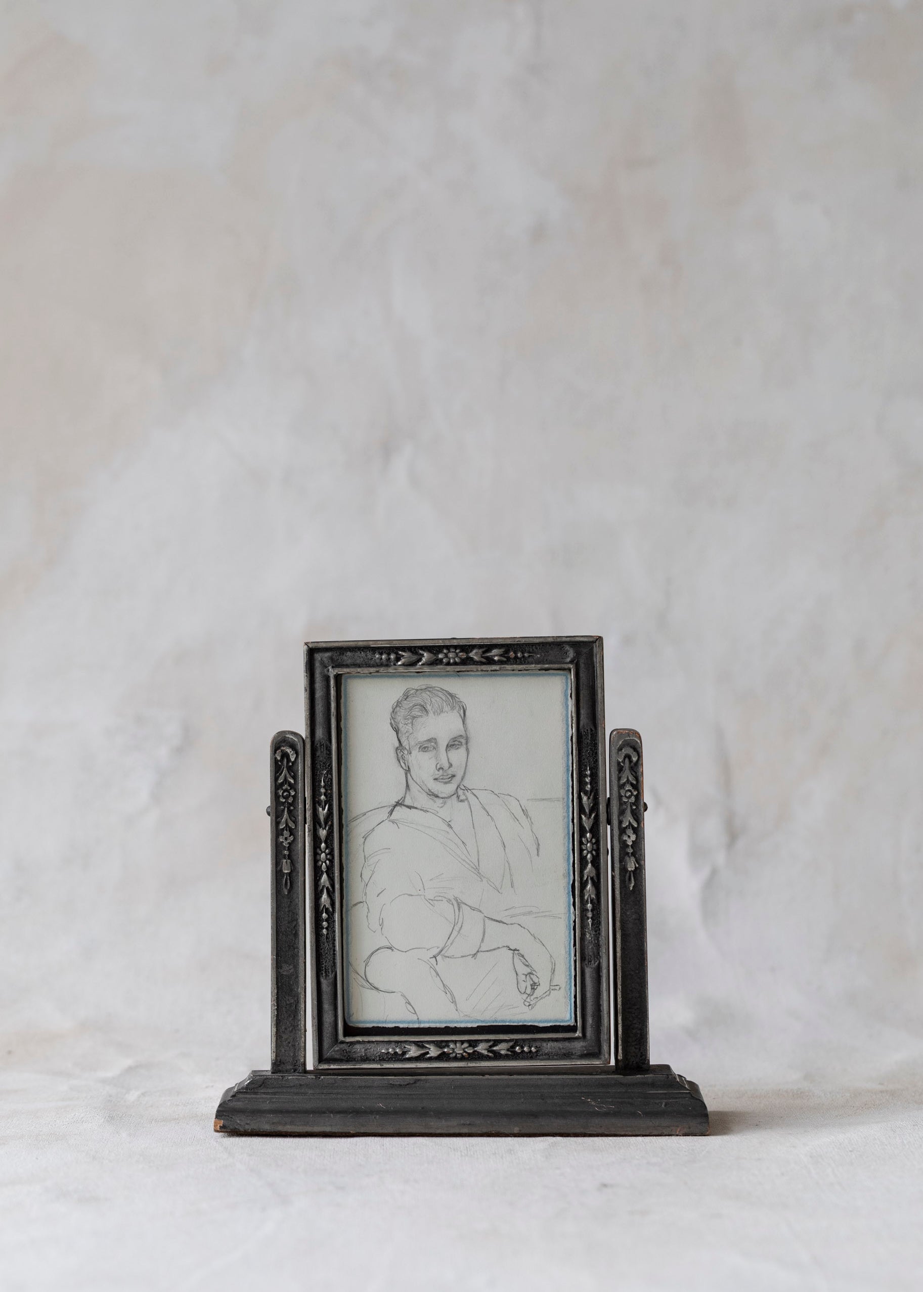 vintage_framed_portrait_wood_rotating_frame-2.jpg