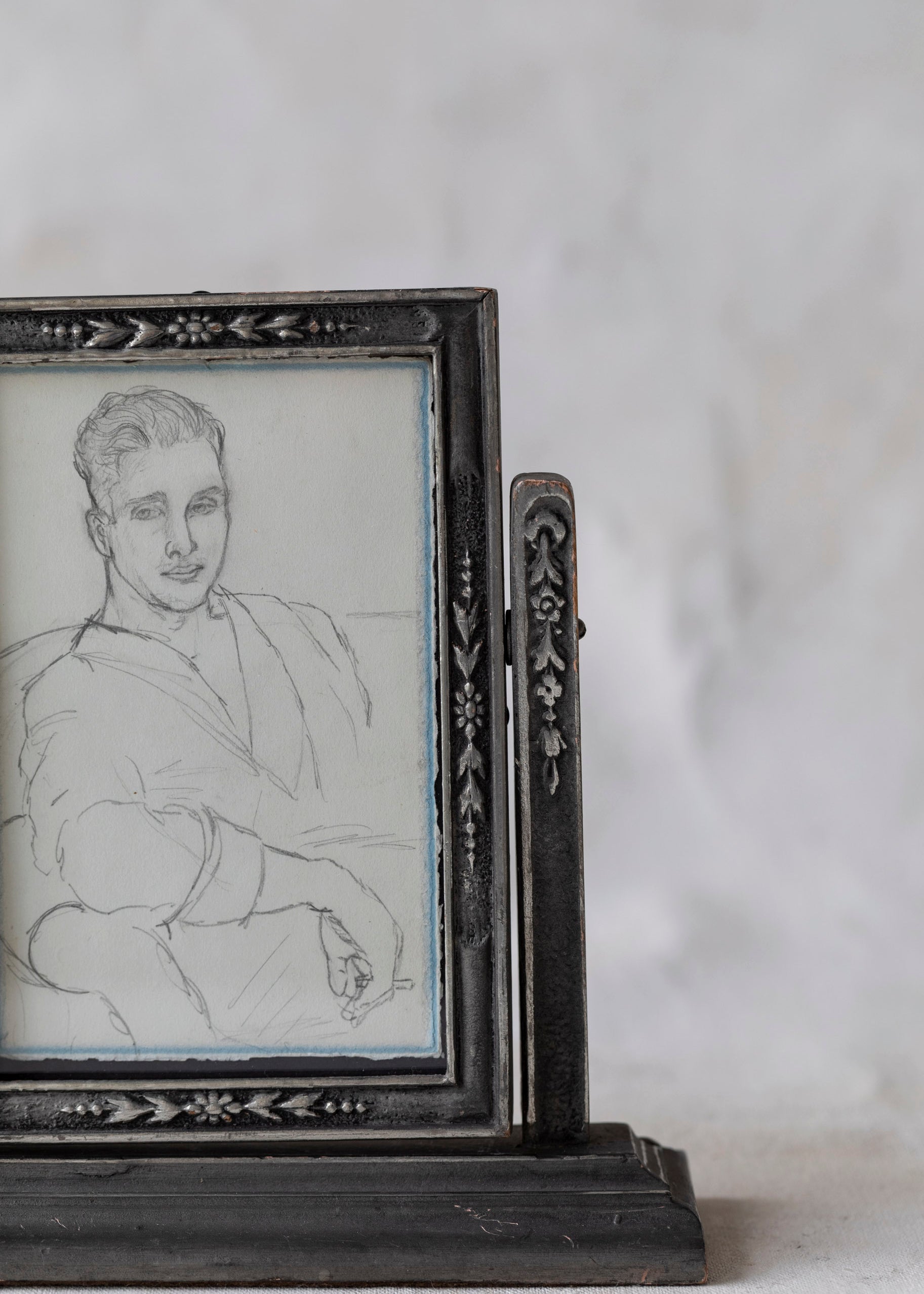 vintage_framed_portrait_wood_rotating_frame-3.jpg