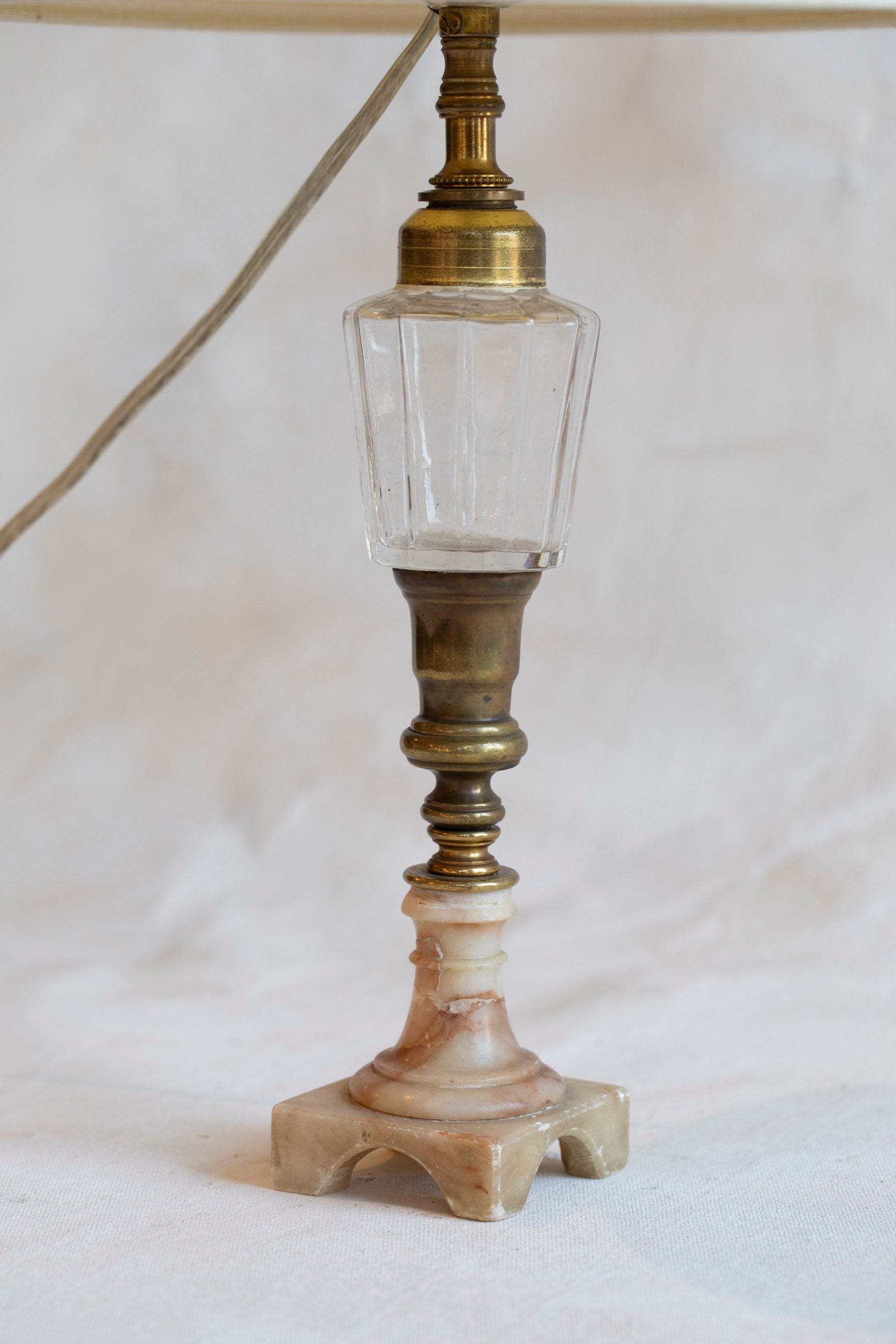 vintage_glass_marble_base_table_lamp.jpg